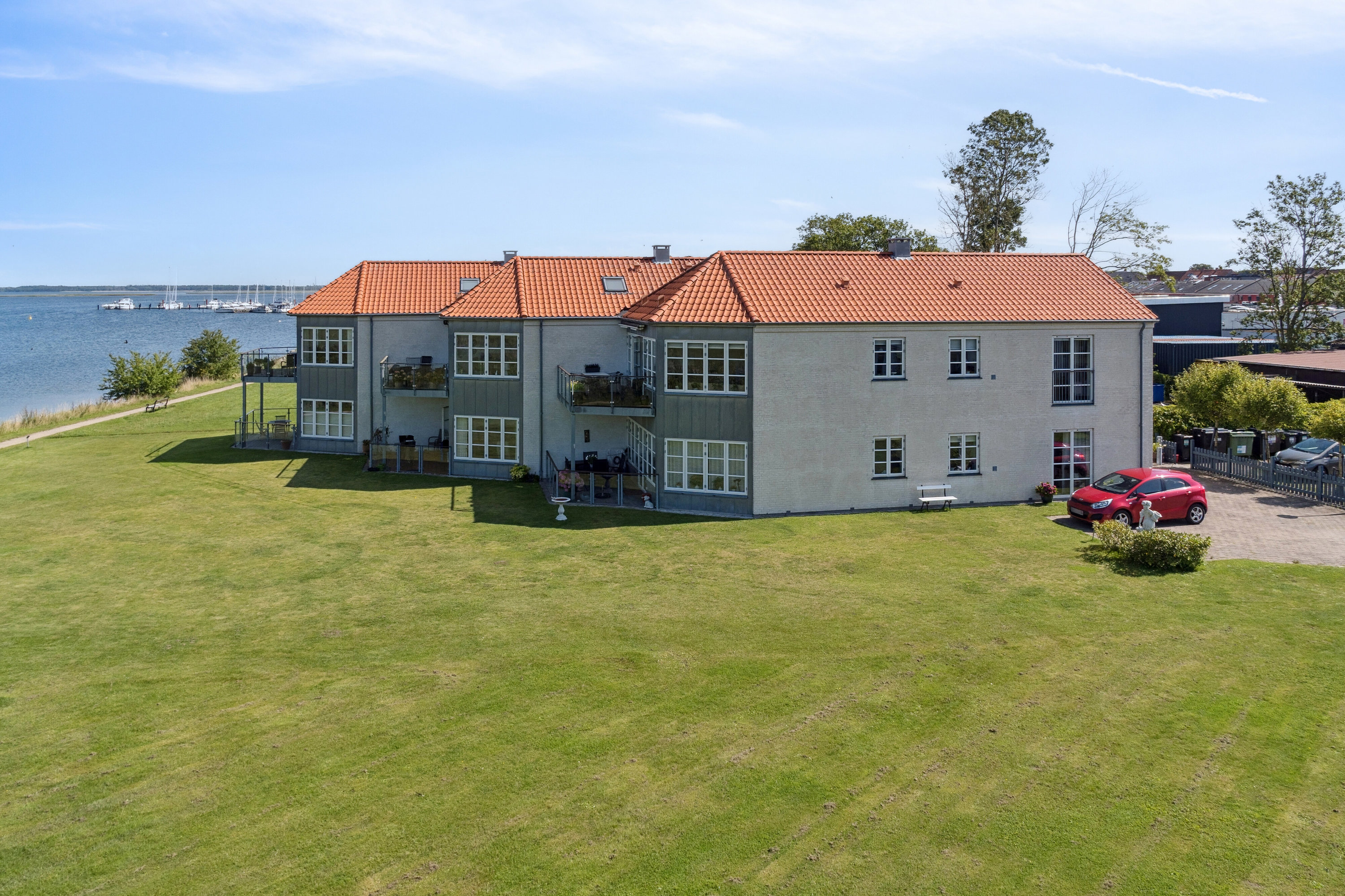 Miniaturebillede 1: set fra haven. Billede af Jernbanevej 12A, 1., 4720 Præstø