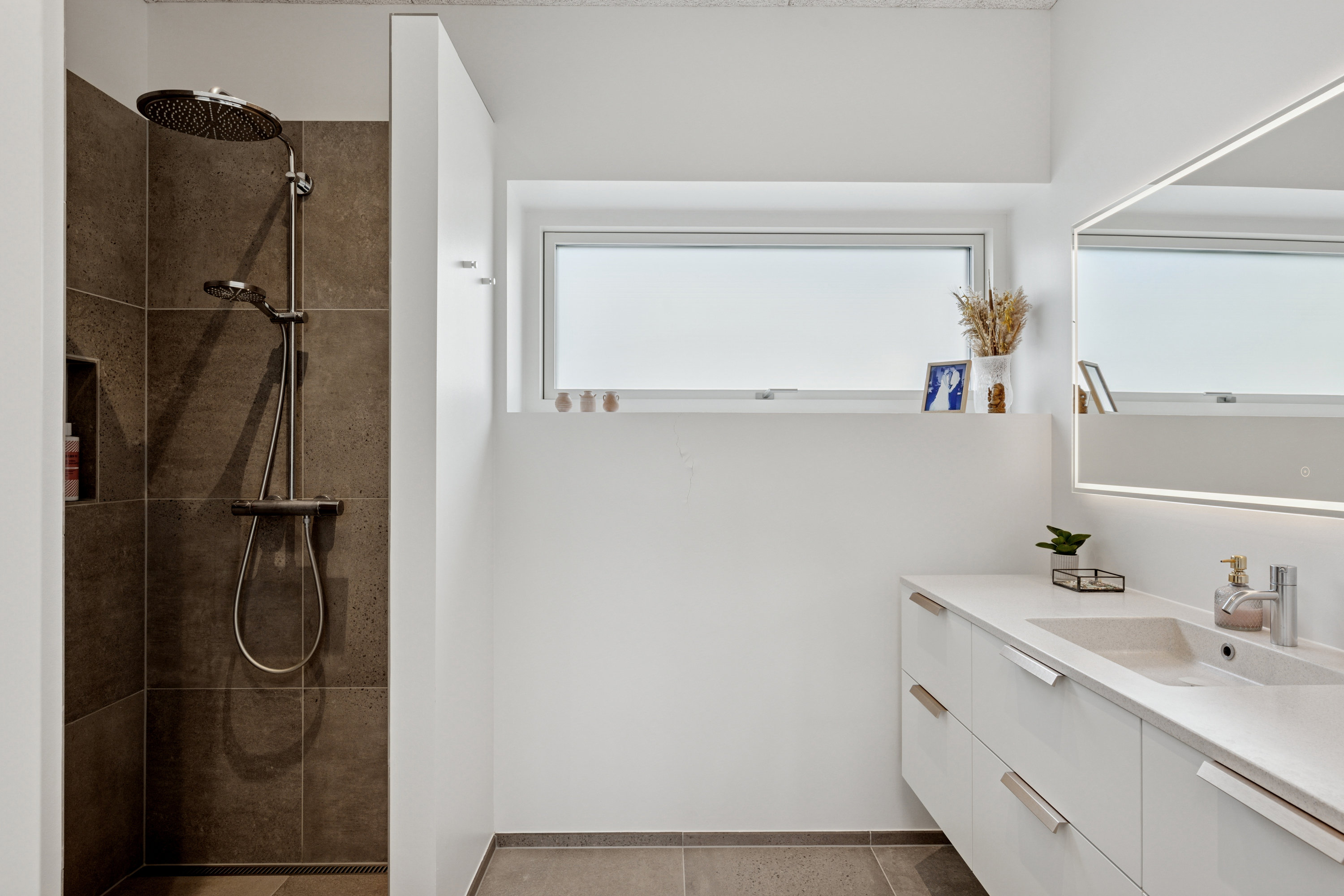 Fremhævet badeværelse billede i fuldskærmstilstand. Billede af Åkanden 28, 8800 Viborg