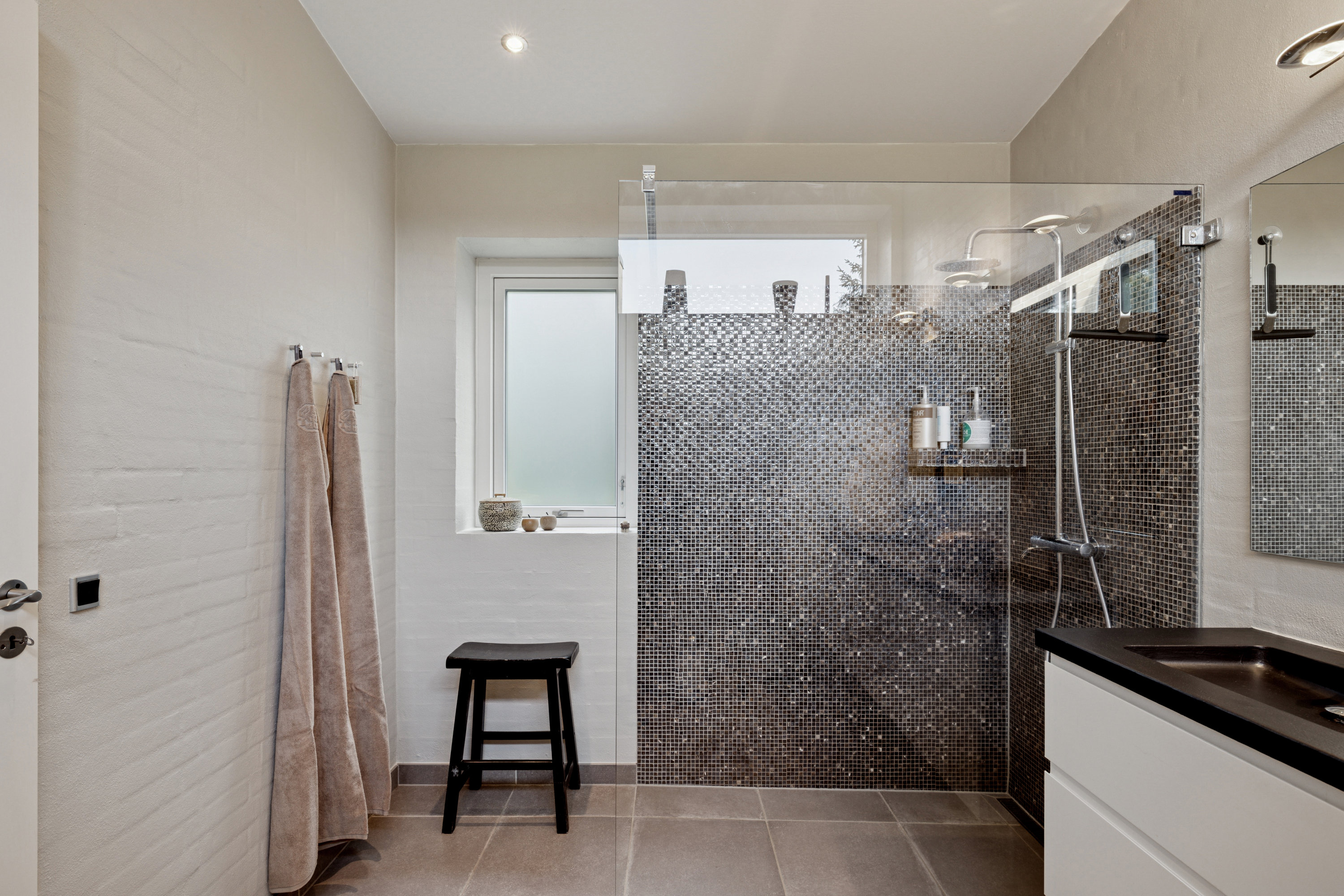 Fremhævet badeværelse billede i fuldskærmstilstand. Billede af Liseborgvej 45, 8800 Viborg