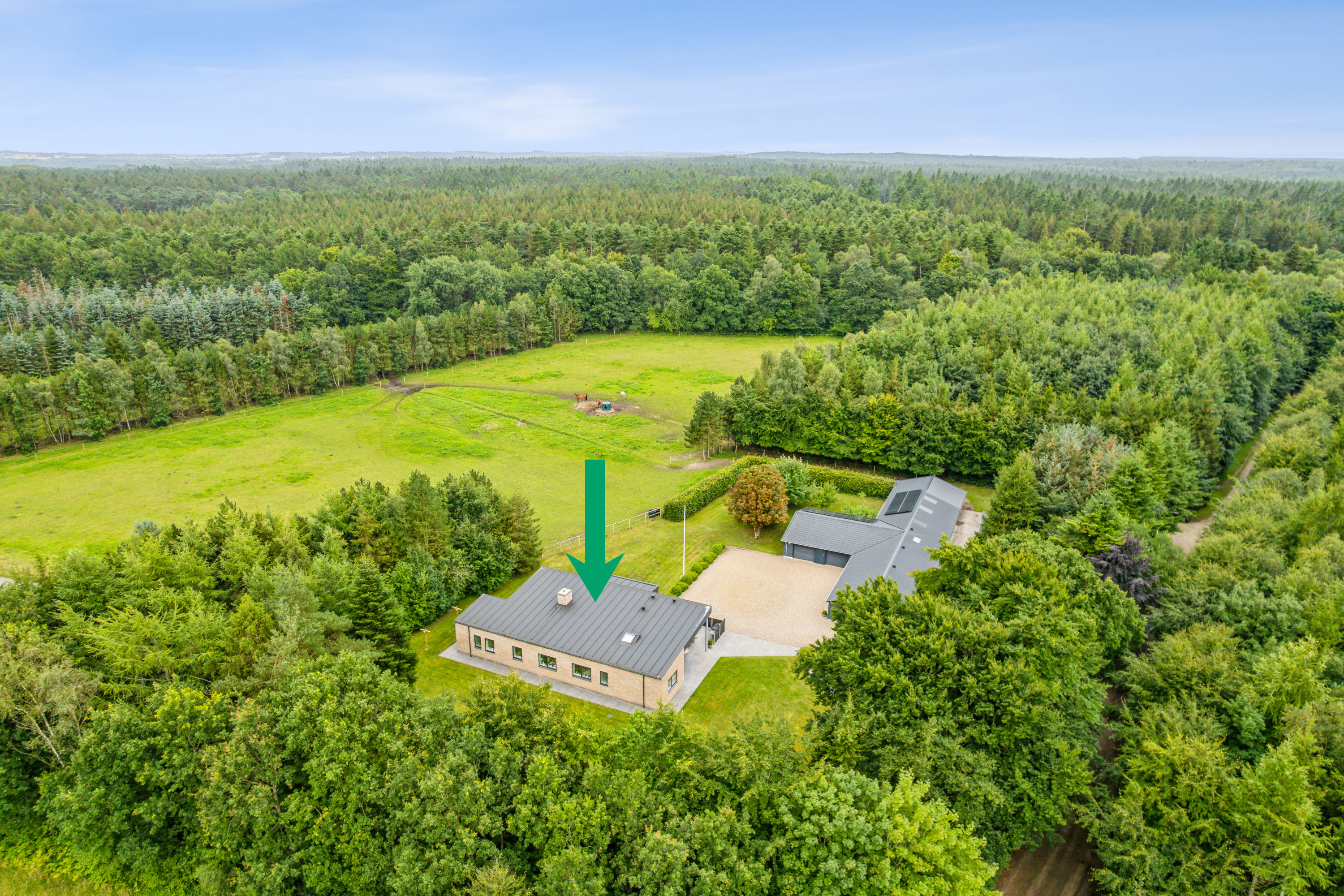 Fremhævet luftfoto billede i fuldskærmstilstand. Billede af Liseborgvej 45, 8800 Viborg