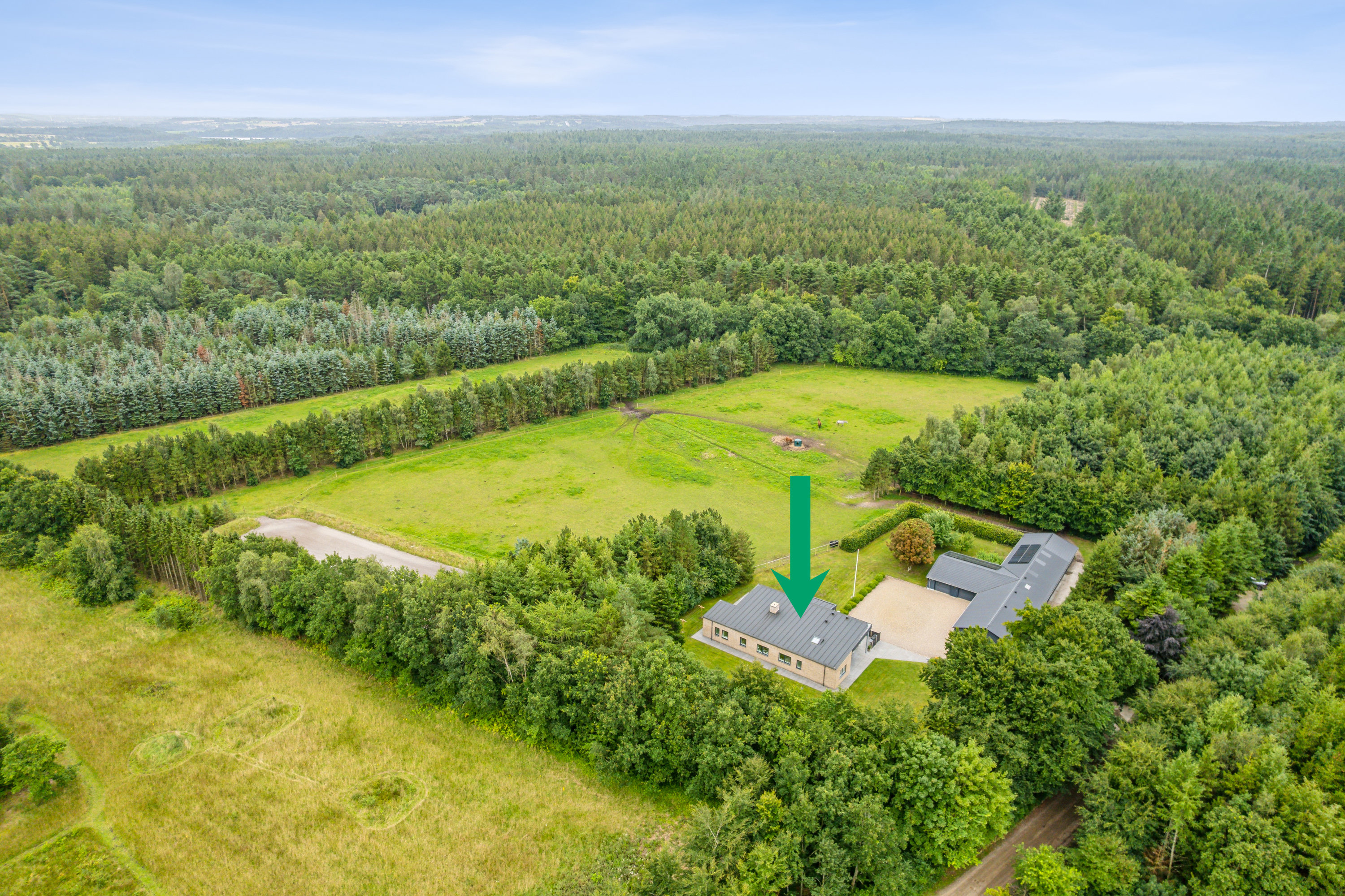 Fremhævet luftfoto billede i fuldskærmstilstand. Billede af Liseborgvej 45, 8800 Viborg