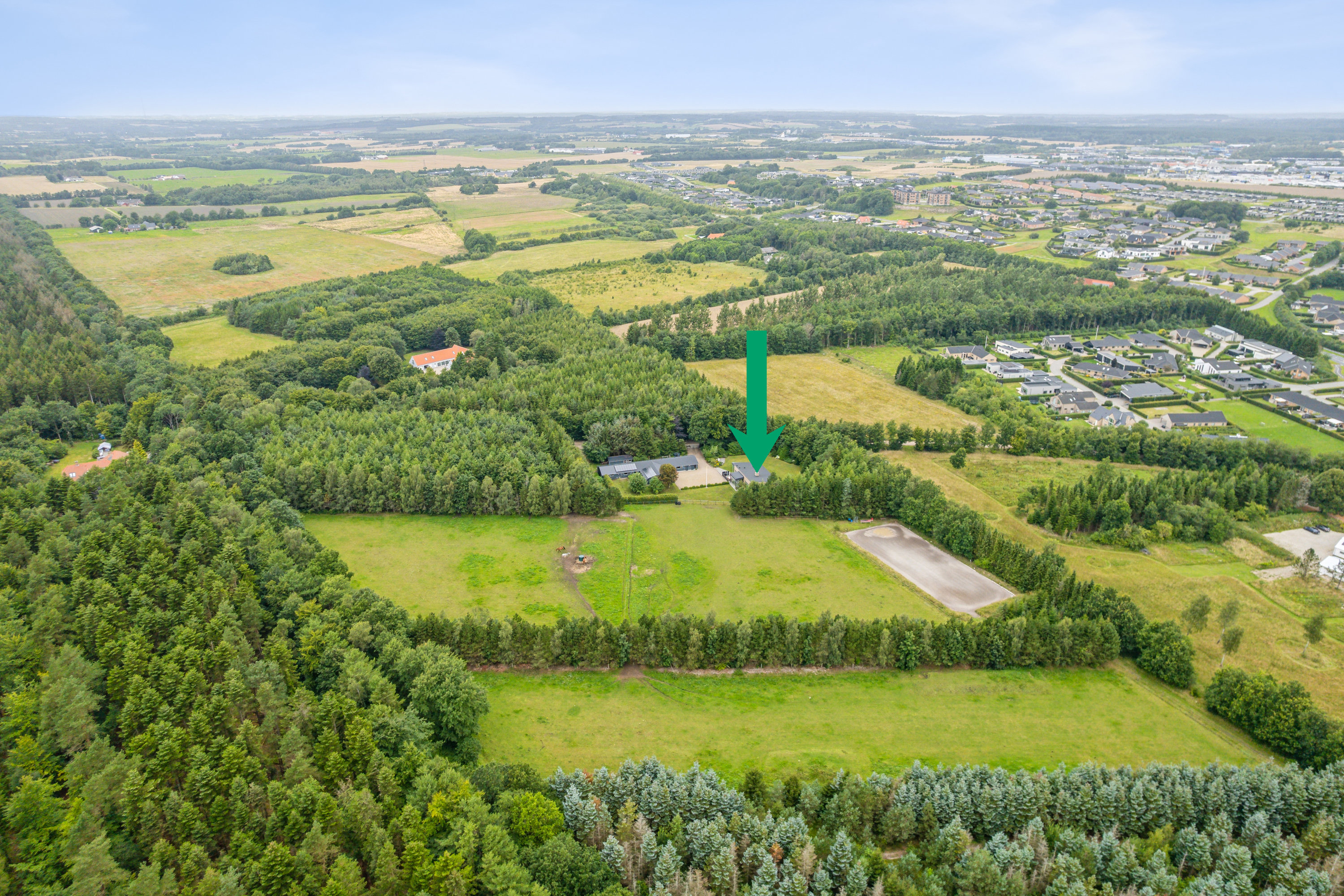 Fremhævet luftfoto billede i fuldskærmstilstand. Billede af Liseborgvej 45, 8800 Viborg