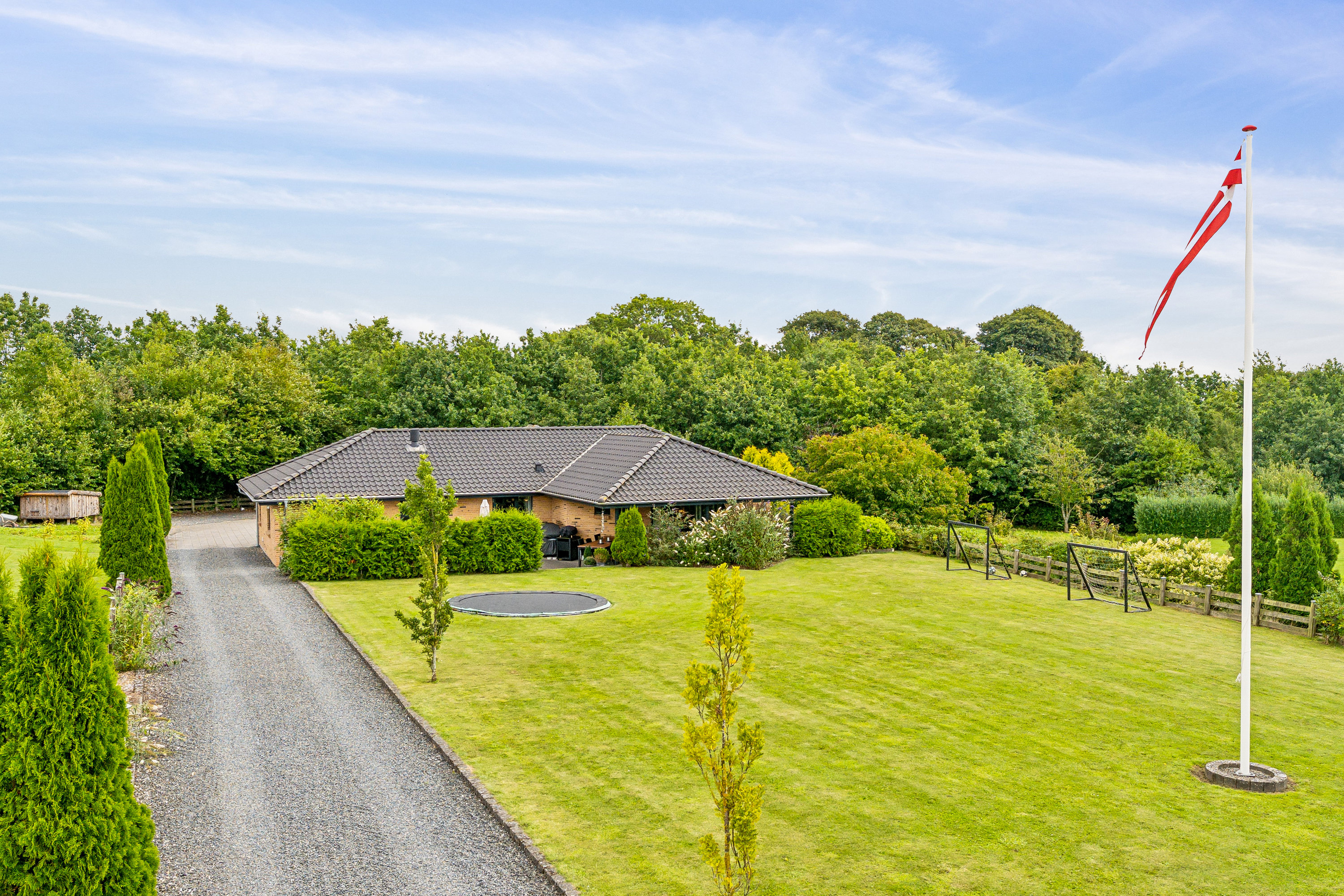 Fremhævet ejendom 1 billede i fuldskærmstilstand. Billede af Hindbærvej 18, 8840 Rødkærsbro