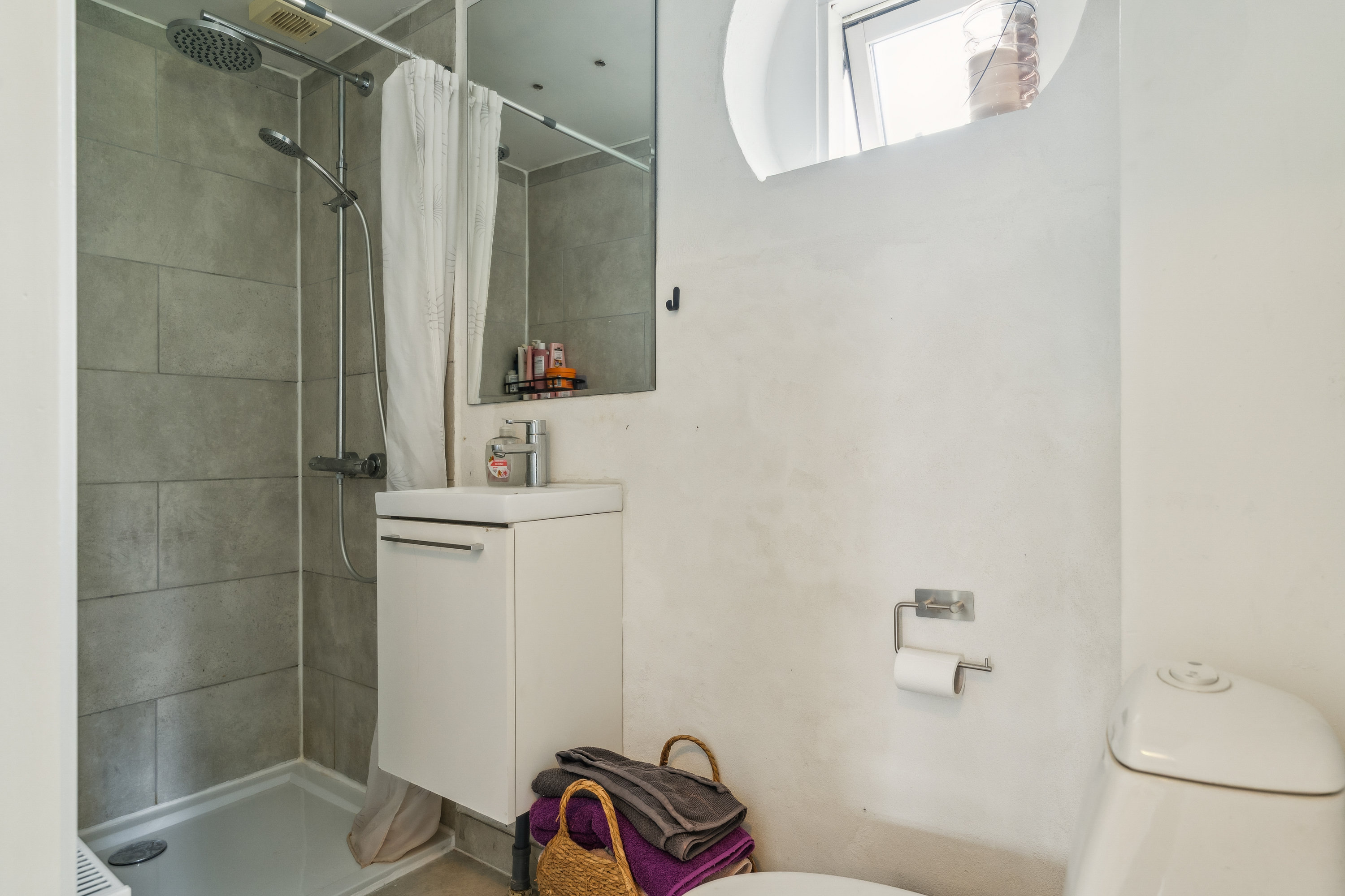 Fremhævet badeværelse billede i fuldskærmstilstand. Billede af Gl. Silkeborgvej 13, Ø Velling, 8920 Randers NV