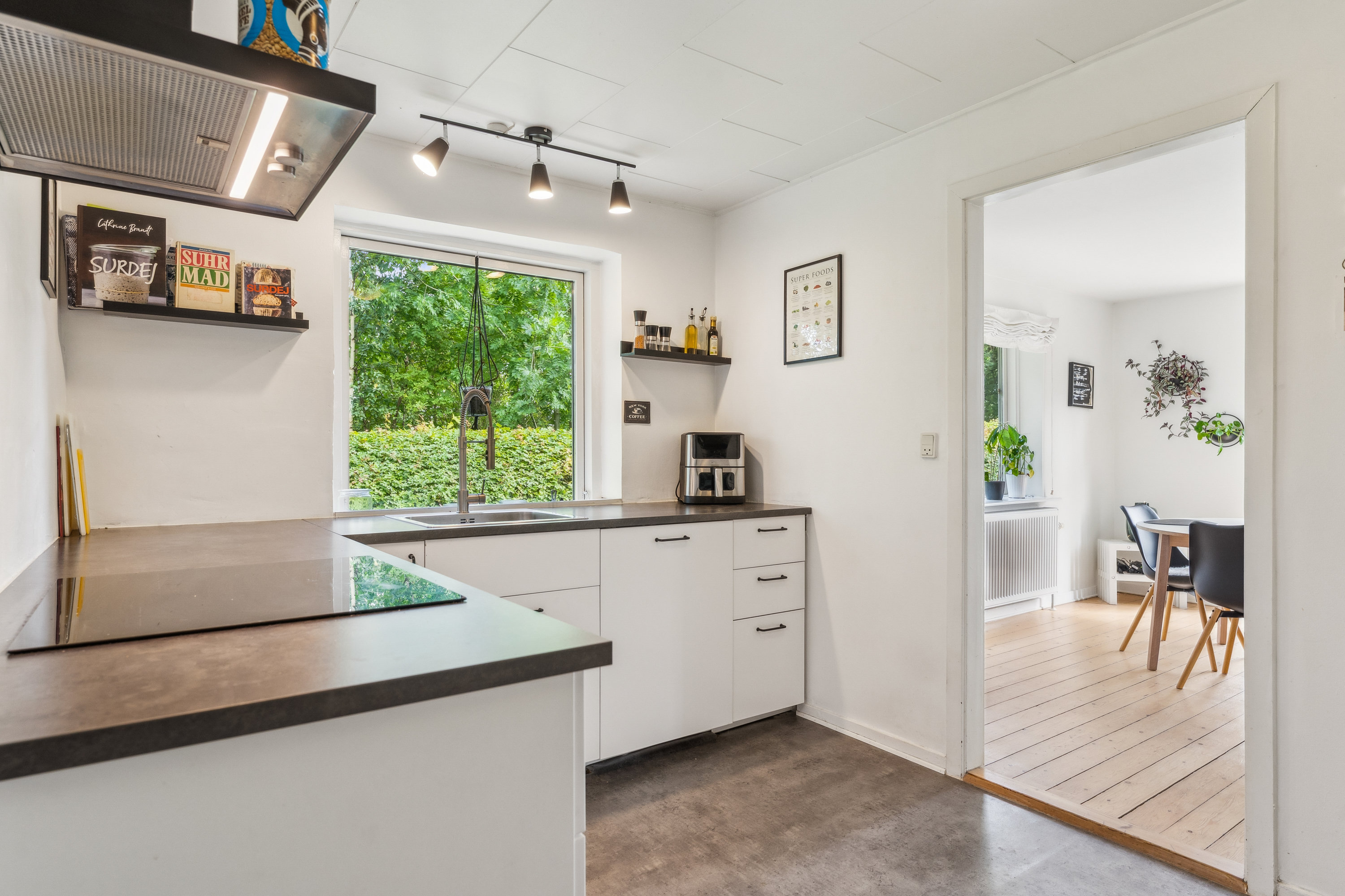 Fremhævet køkken billede i fuldskærmstilstand. Billede af Gl. Silkeborgvej 13, Ø Velling, 8920 Randers NV