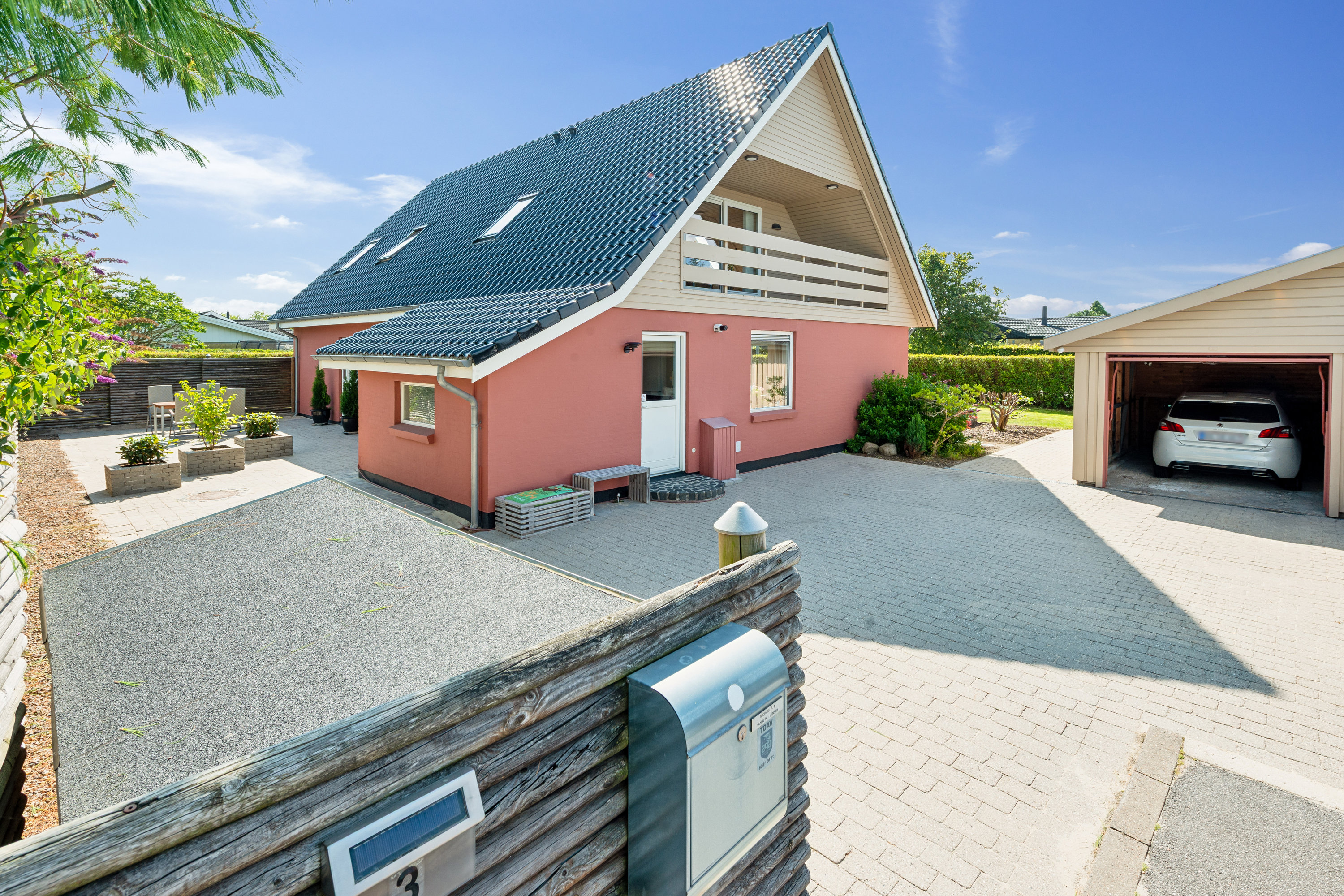 Miniaturebillede 1: ejendom 1. Billede af Brydeholm 3, 2670 Greve