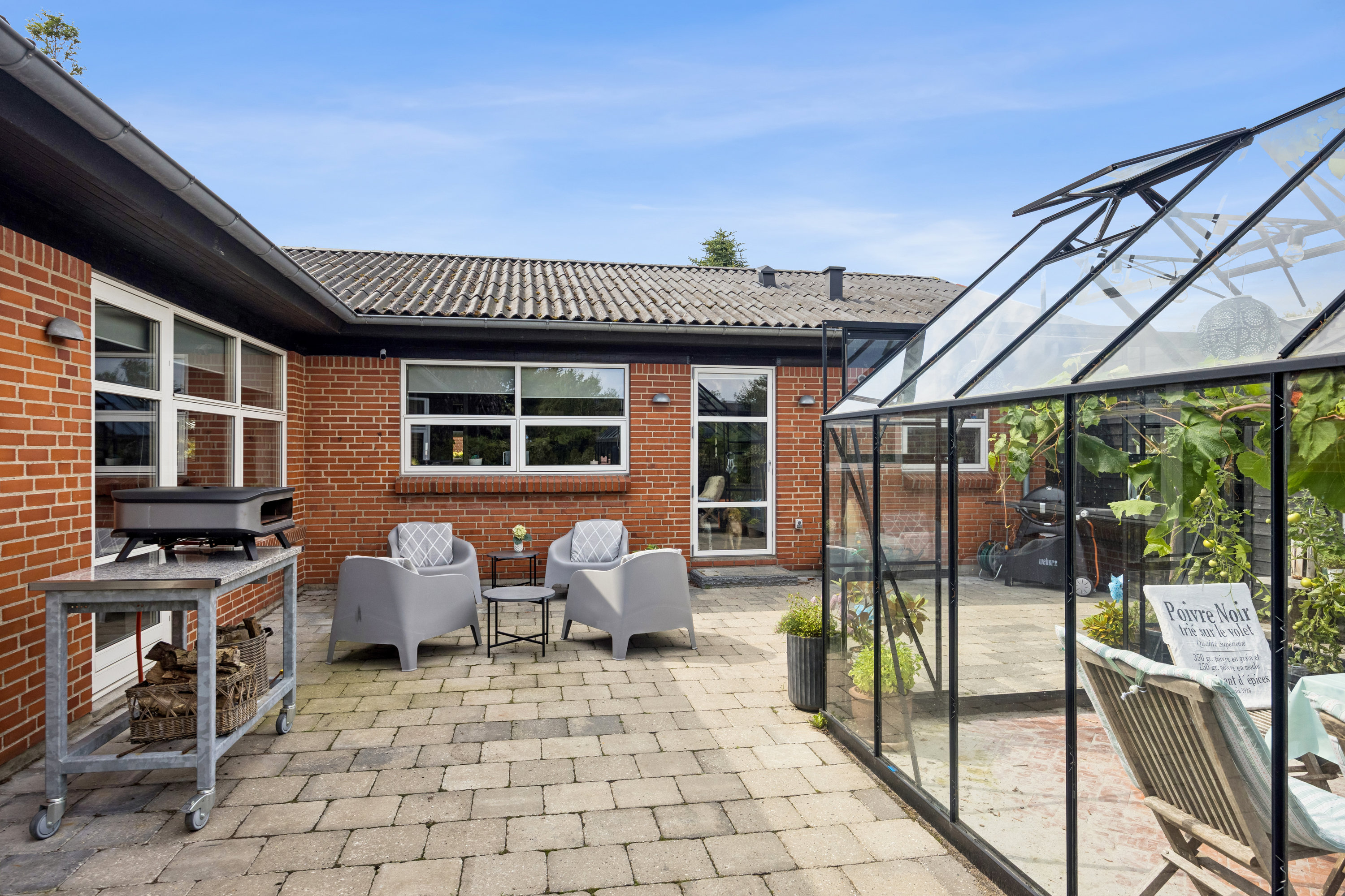 Fremhævet terrasse billede i fuldskærmstilstand. Billede af Bollen 14, 9362 Gandrup