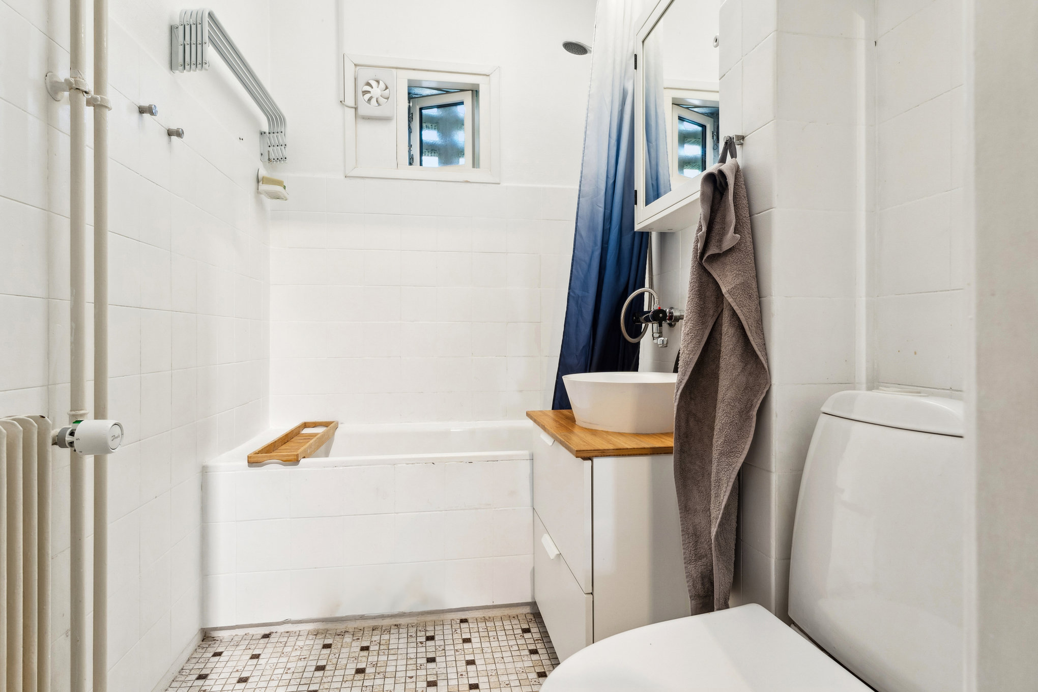 Fremhævet badeværelse billede i fuldskærmstilstand. Billede af Århusvej 22C, 1. tv., 8940 Randers SV