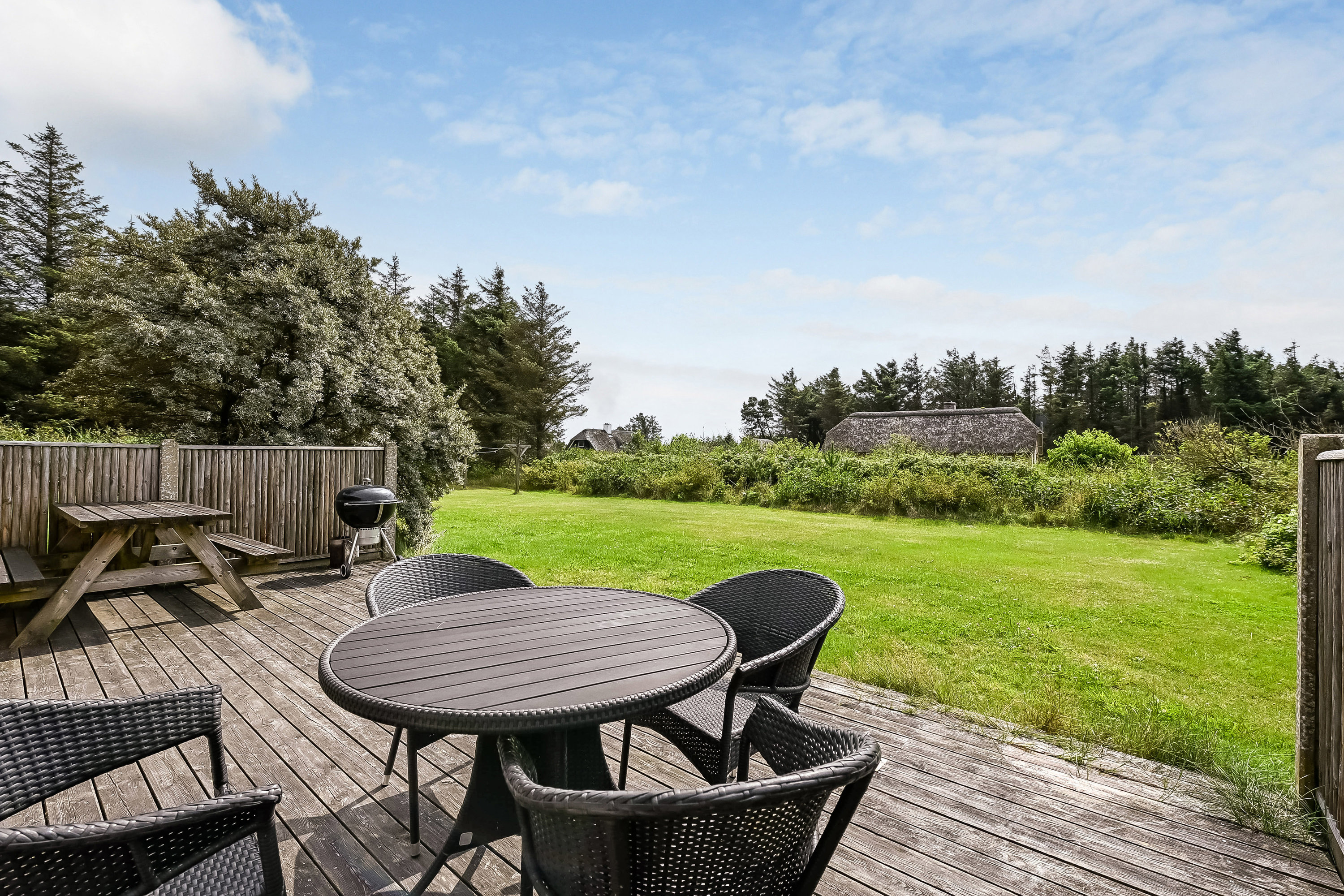 Fremhævet terrasse billede i fuldskærmstilstand. Billede af Sundhuse 26, Vedersø, 6990 Ulfborg