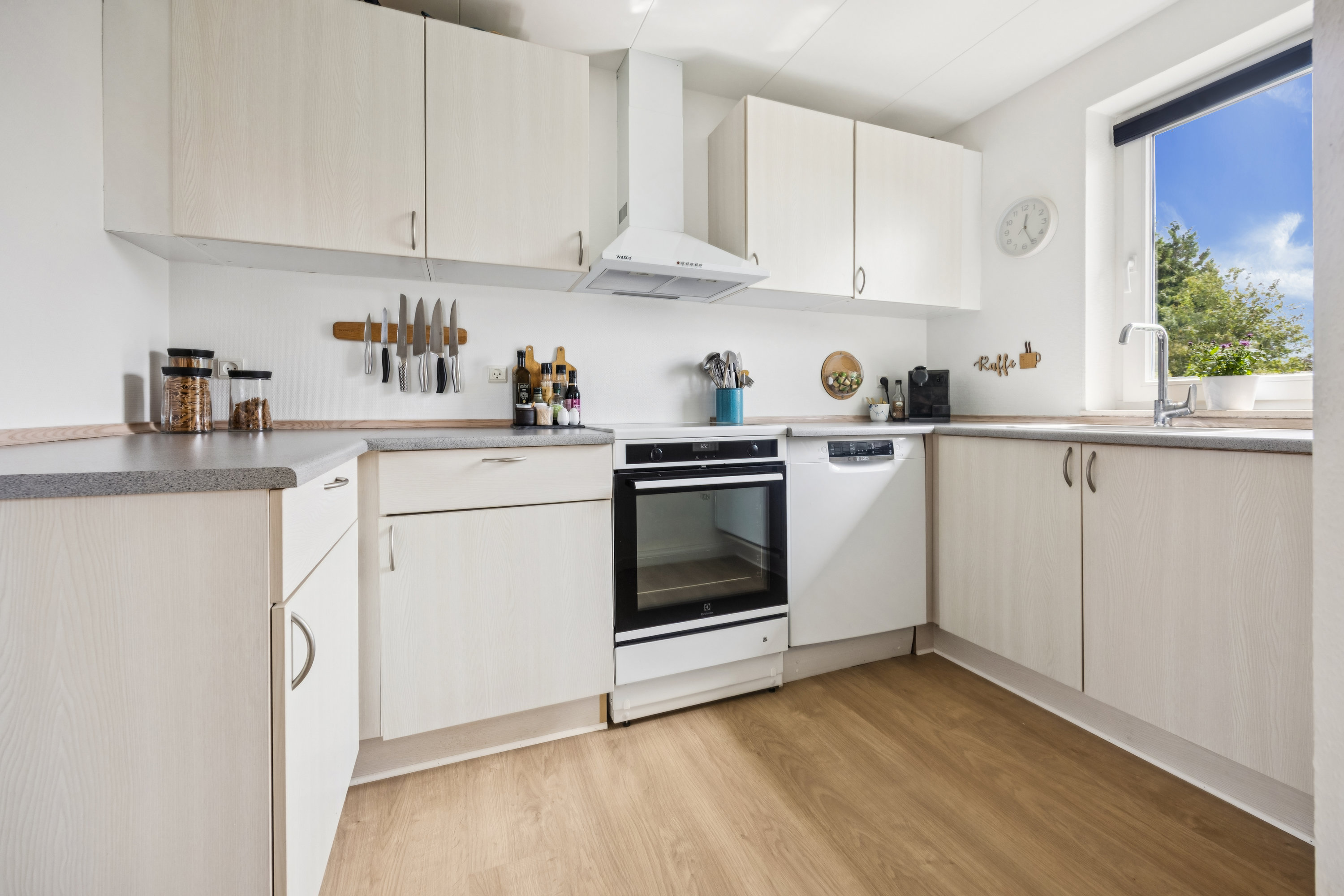 Miniaturebillede 2: køkken. Billede af Granvænget 16, 8990 Fårup