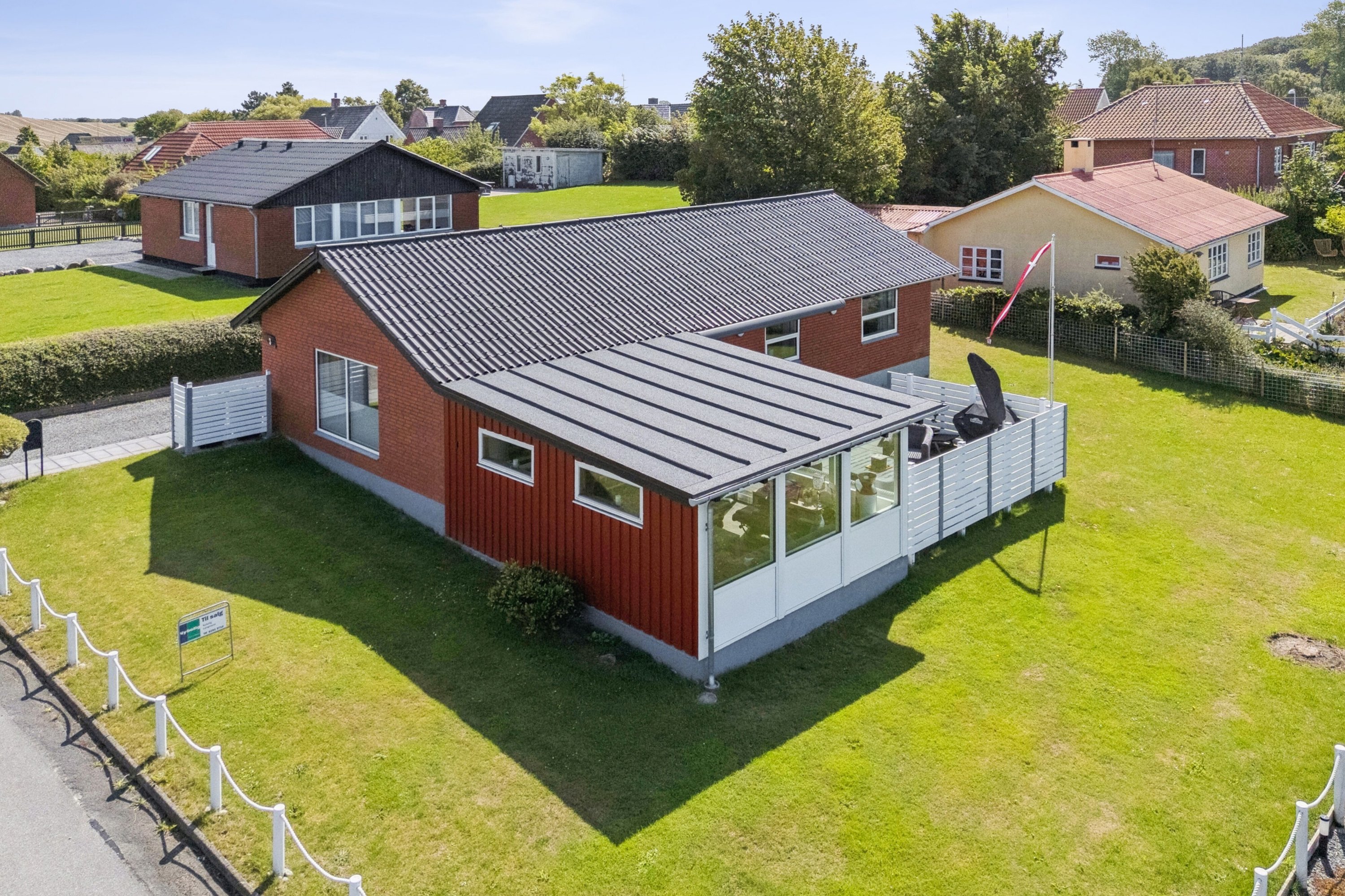 Miniaturebillede 1: set fra haven. Billede af Bakkevej 3, 5935 Bagenkop