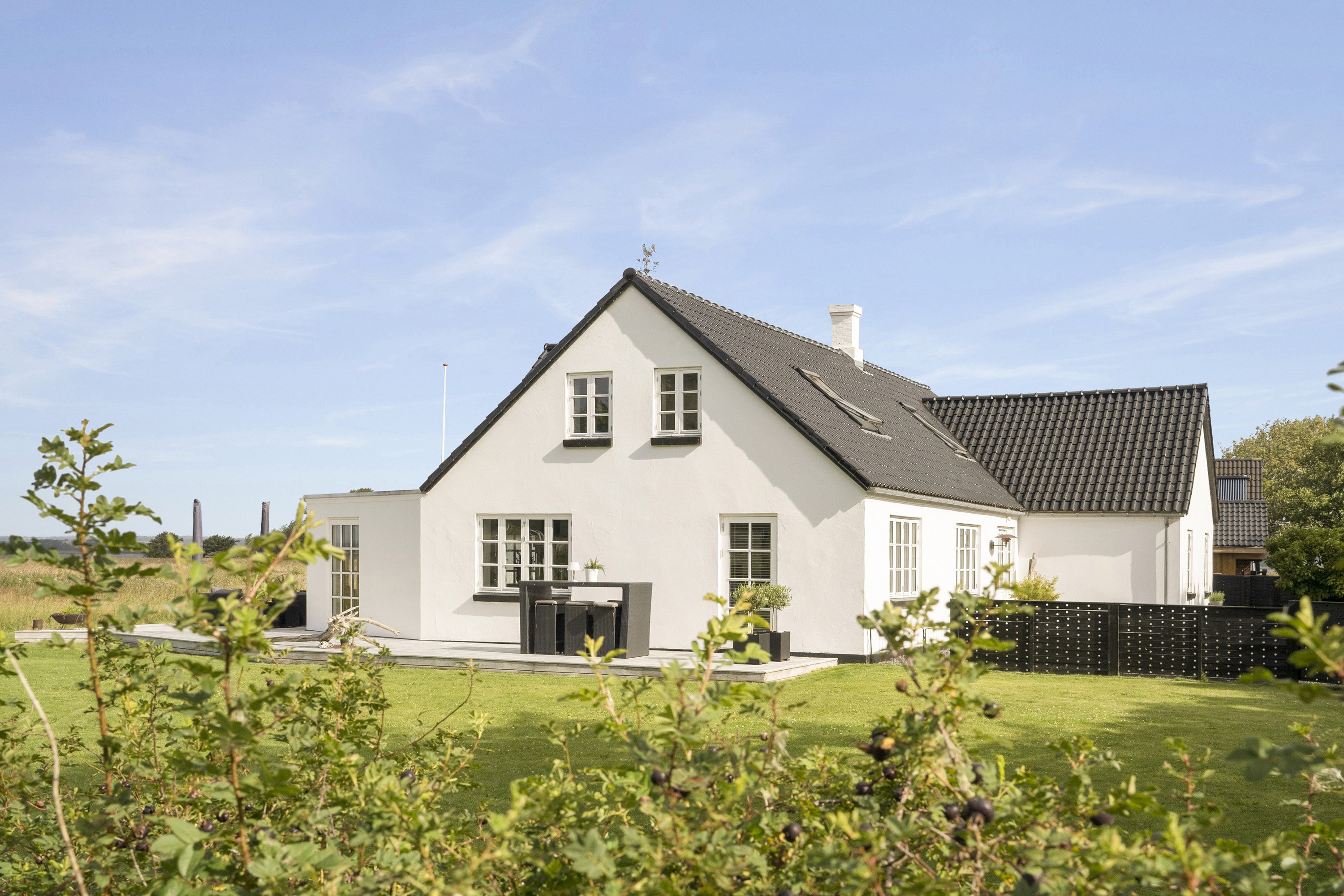 Fremhævet ejendommen billede i fuldskærmstilstand. Billede af Nordre Strandvej 5, Hjarnø, 7130 Juelsminde