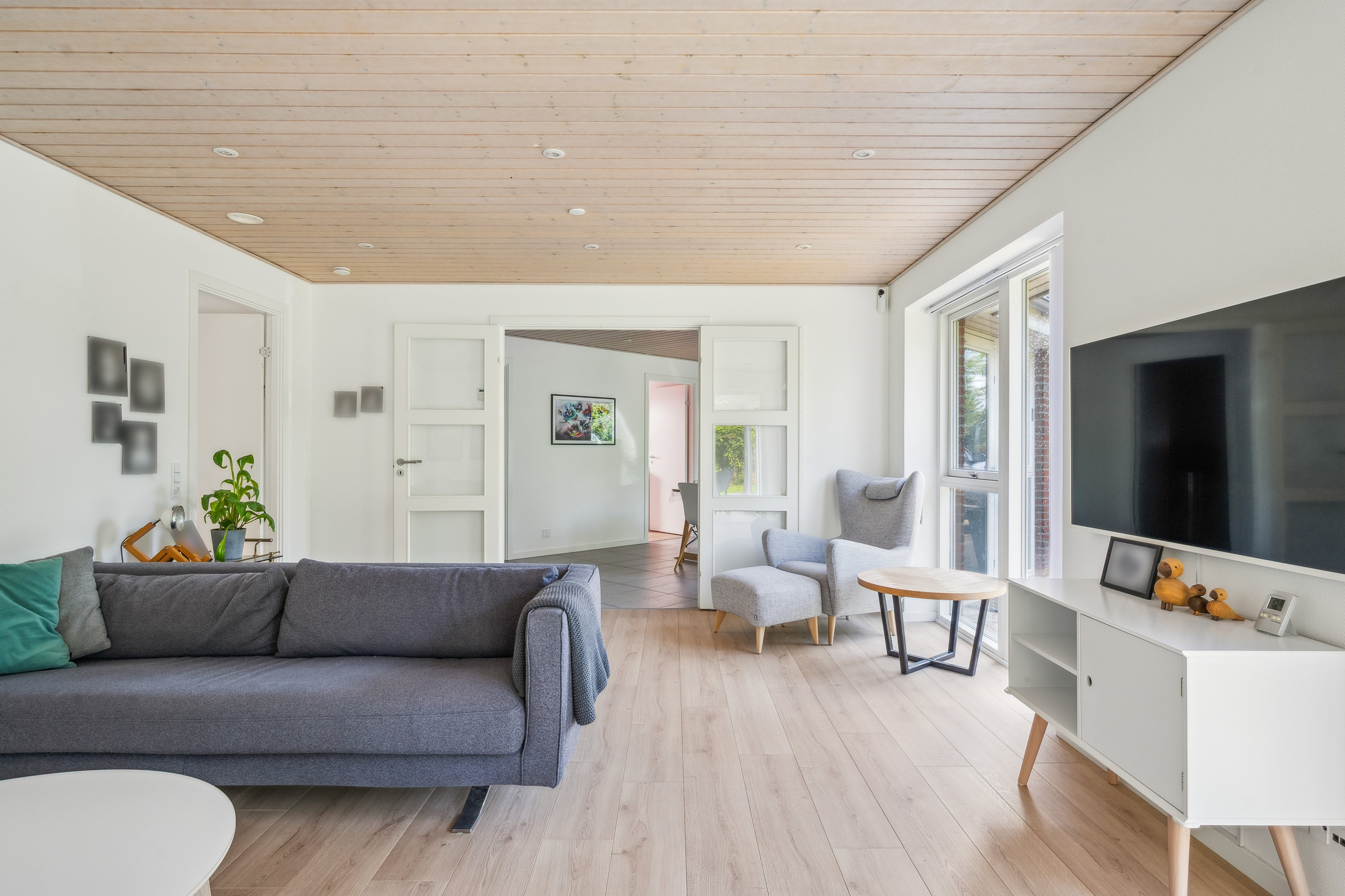 Fremhævet stue billede i fuldskærmstilstand. Billede af Egå Møllevej 160, 8250 Egå