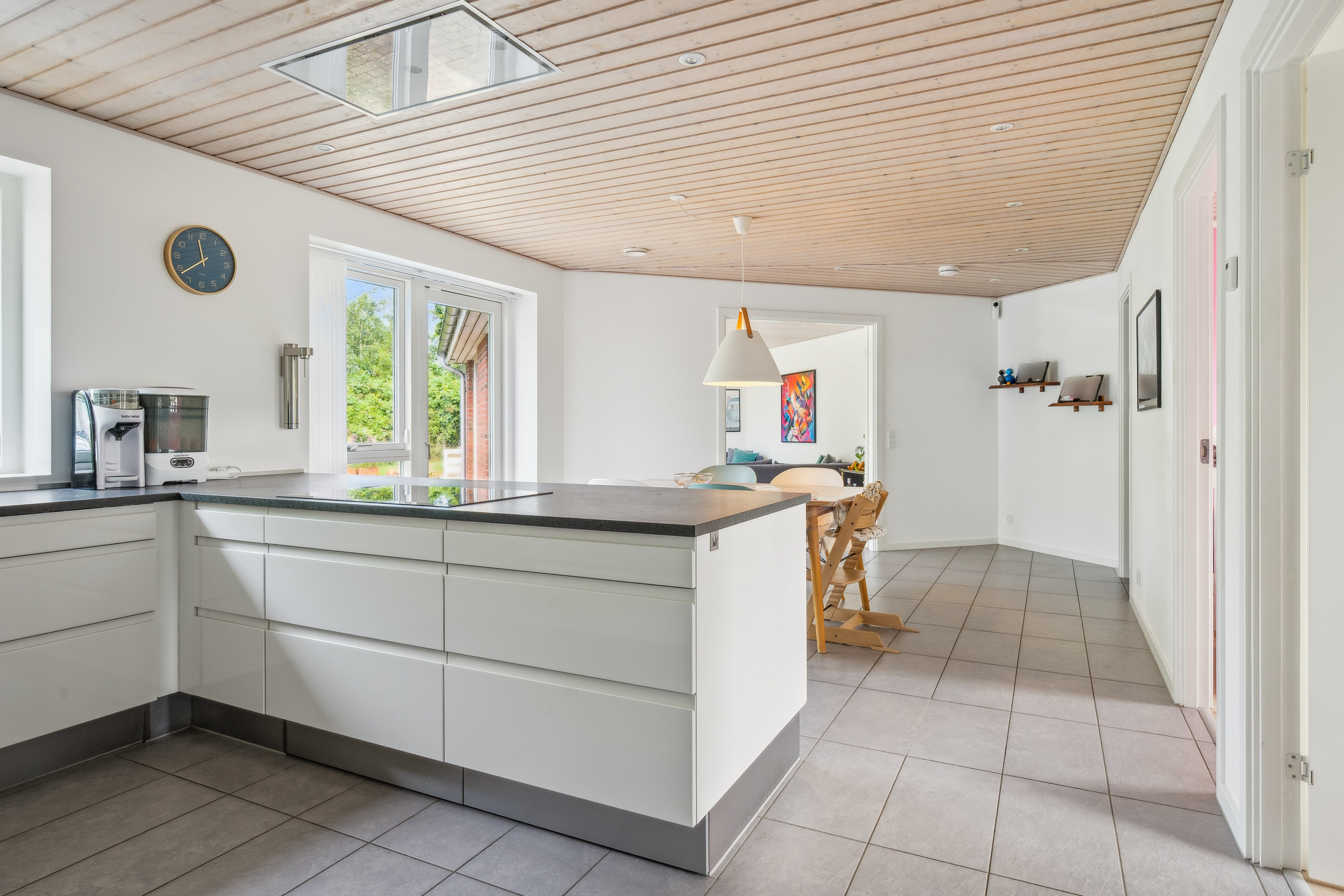 Fremhævet køkken billede i fuldskærmstilstand. Billede af Egå Møllevej 160, 8250 Egå