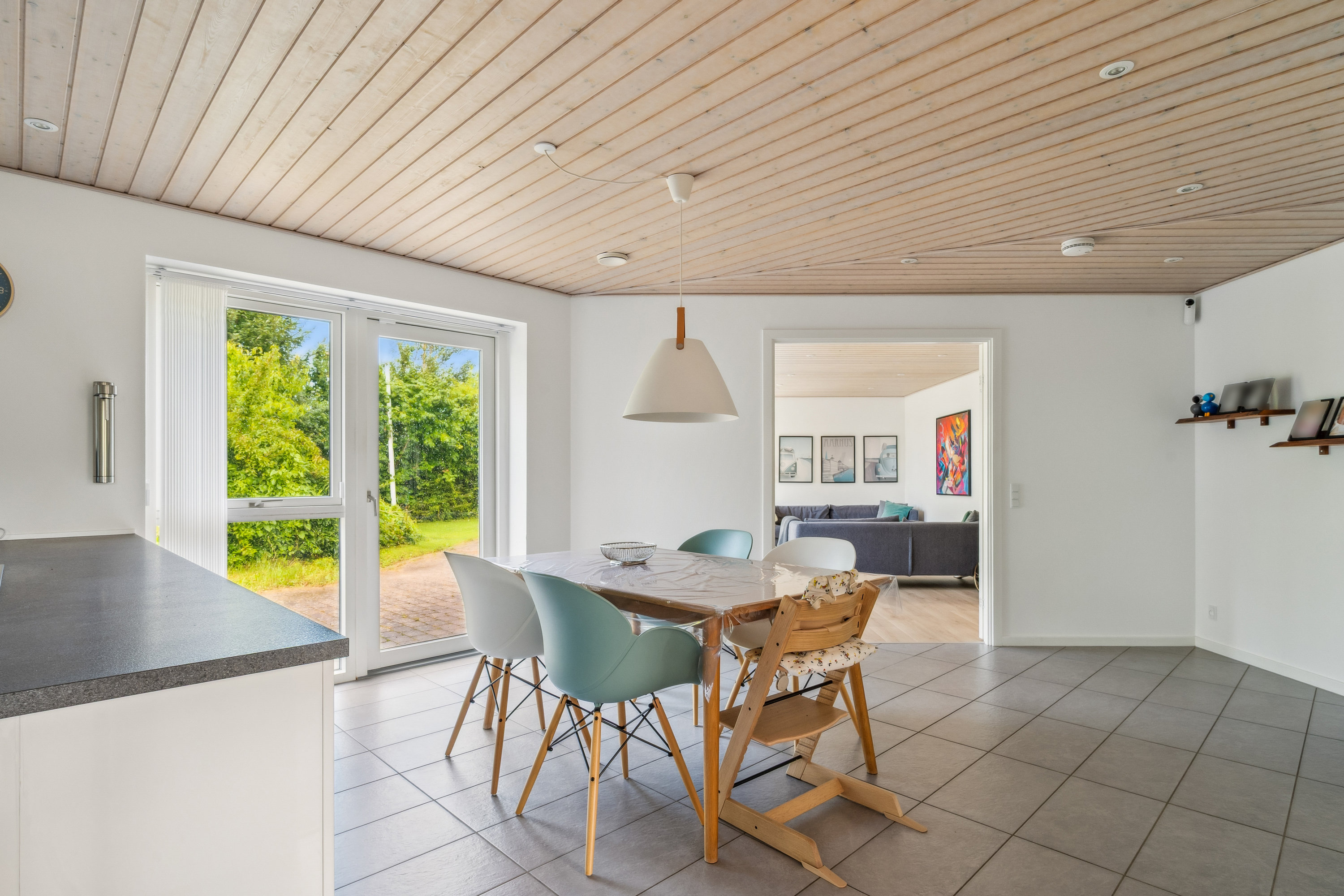 Fremhævet stue billede i fuldskærmstilstand. Billede af Egå Møllevej 160, 8250 Egå