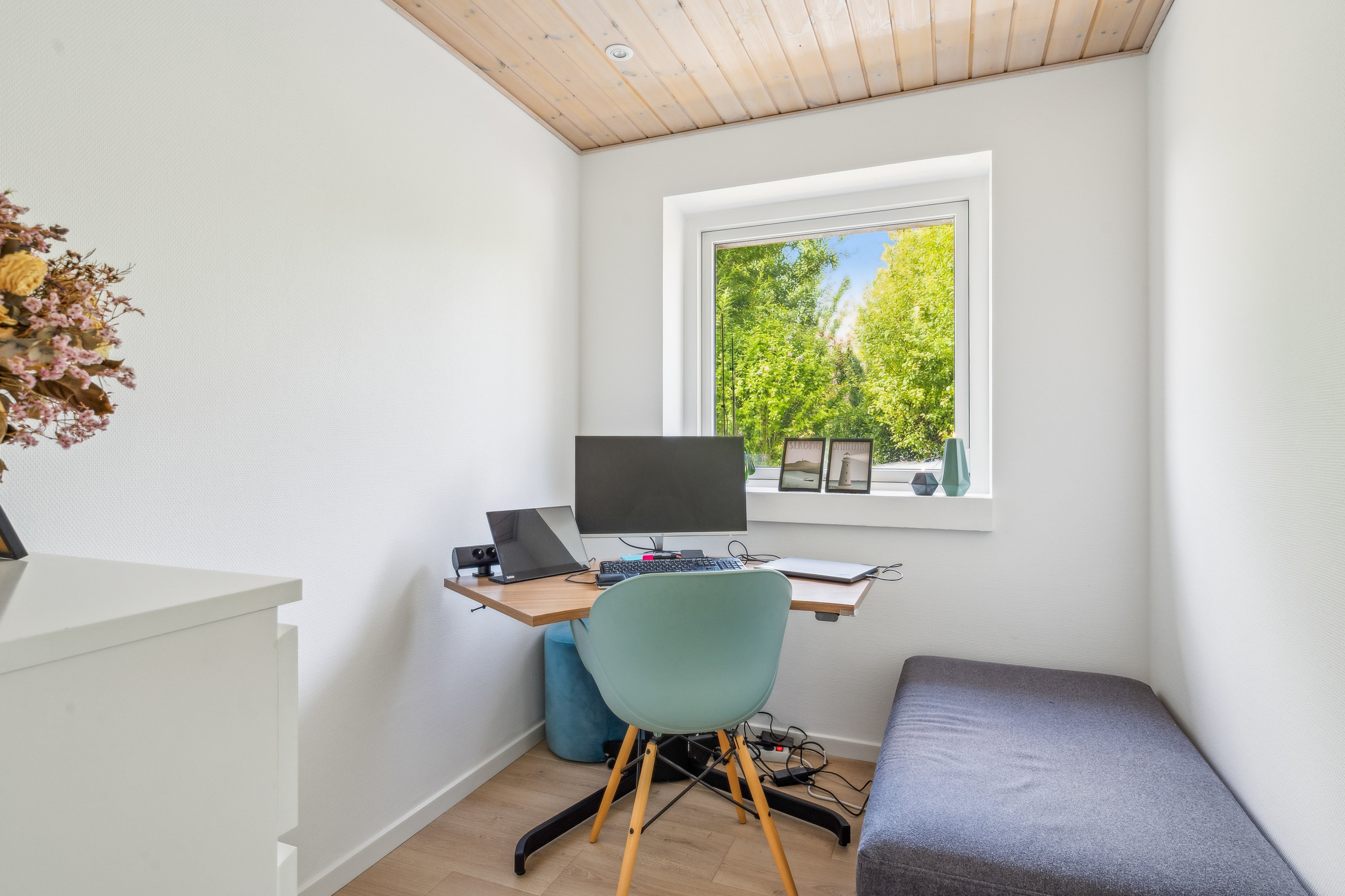 Fremhævet stue billede i fuldskærmstilstand. Billede af Egå Møllevej 160, 8250 Egå