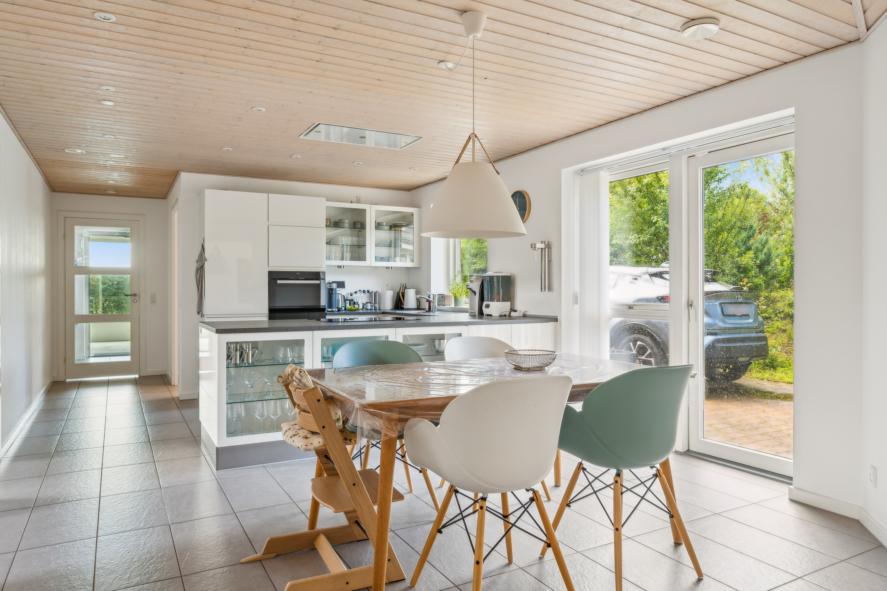 Fremhævet stue billede i fuldskærmstilstand. Billede af Egå Møllevej 160, 8250 Egå