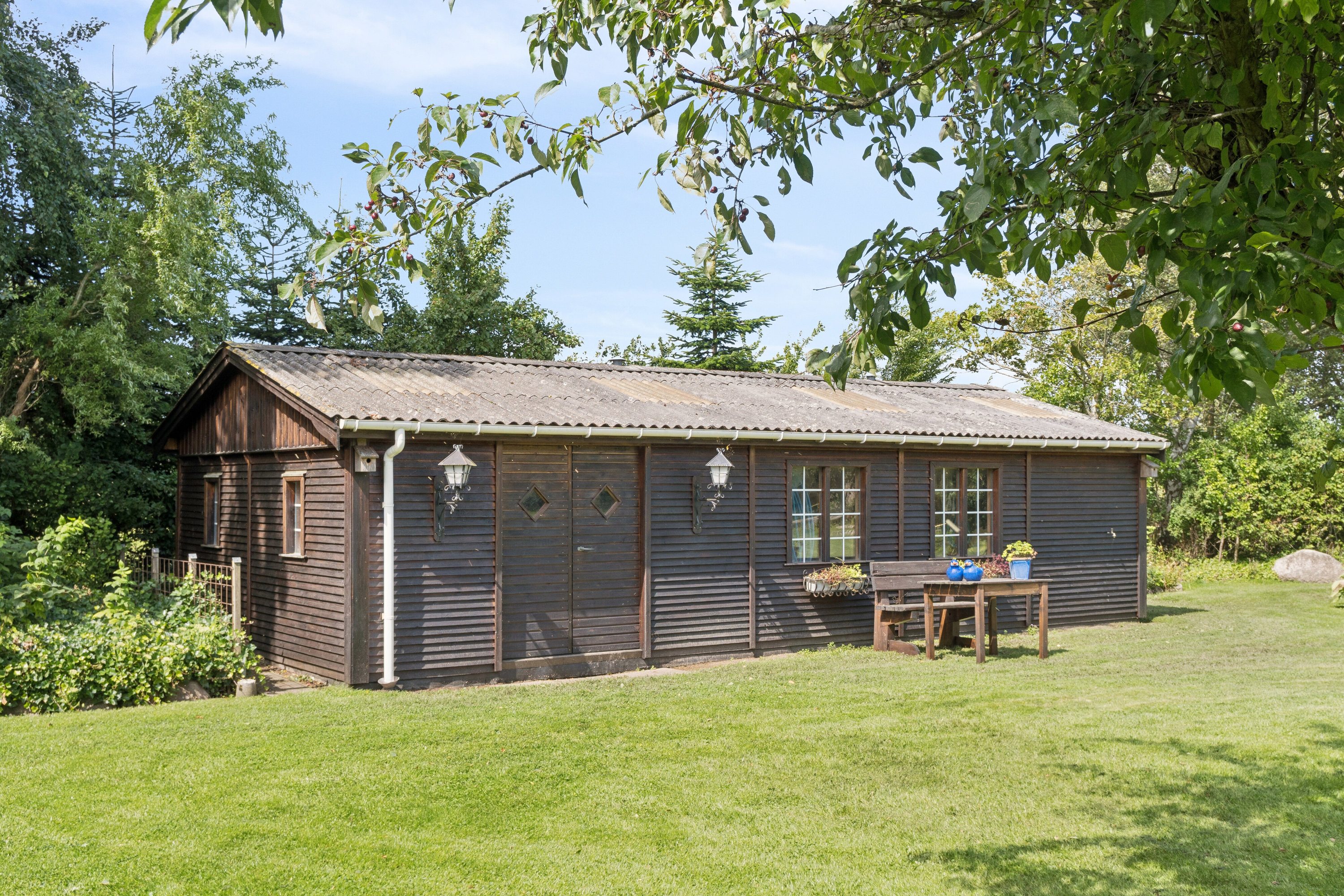 Fremhævet set fra haven billede i fuldskærmstilstand. Billede af Vesterskovvej 11, Bårse, 4750 Lundby