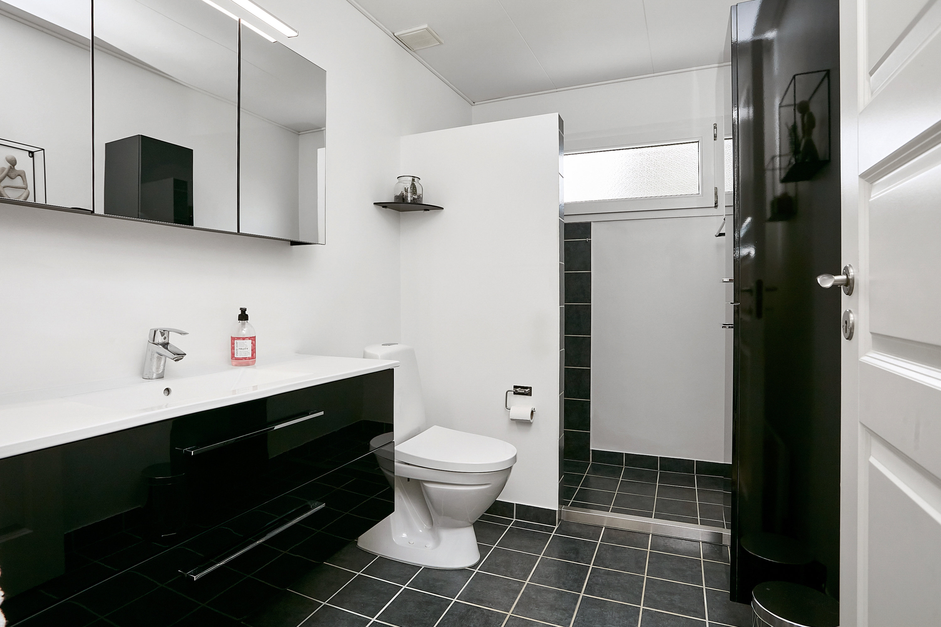 Fremhævet  billede i fuldskærmstilstand. Billede af Nordbakken 5, Glud, 7130 Juelsminde