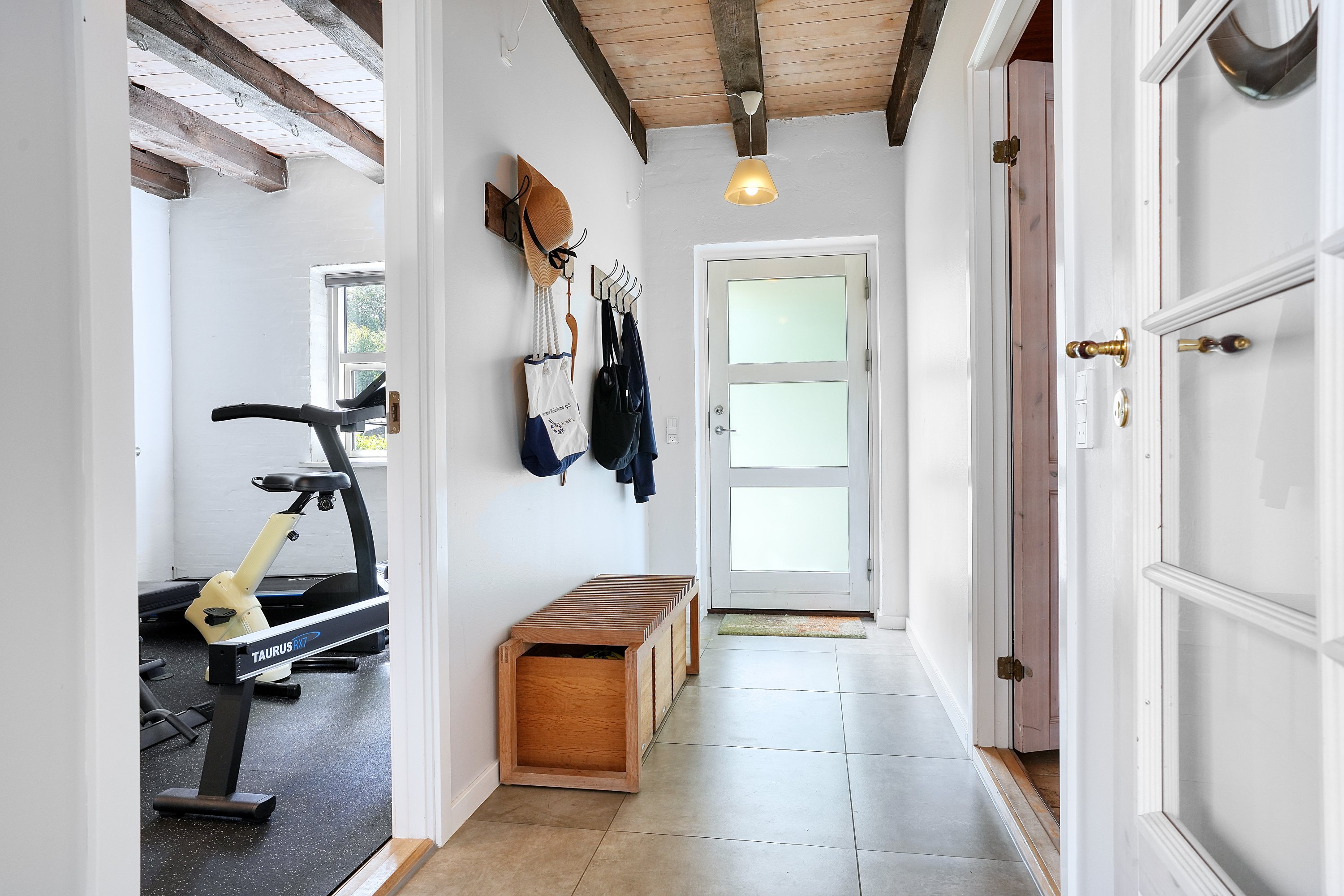 Fremhævet entré billede i fuldskærmstilstand. Billede af Slotsvænget 30, 3480 Fredensborg