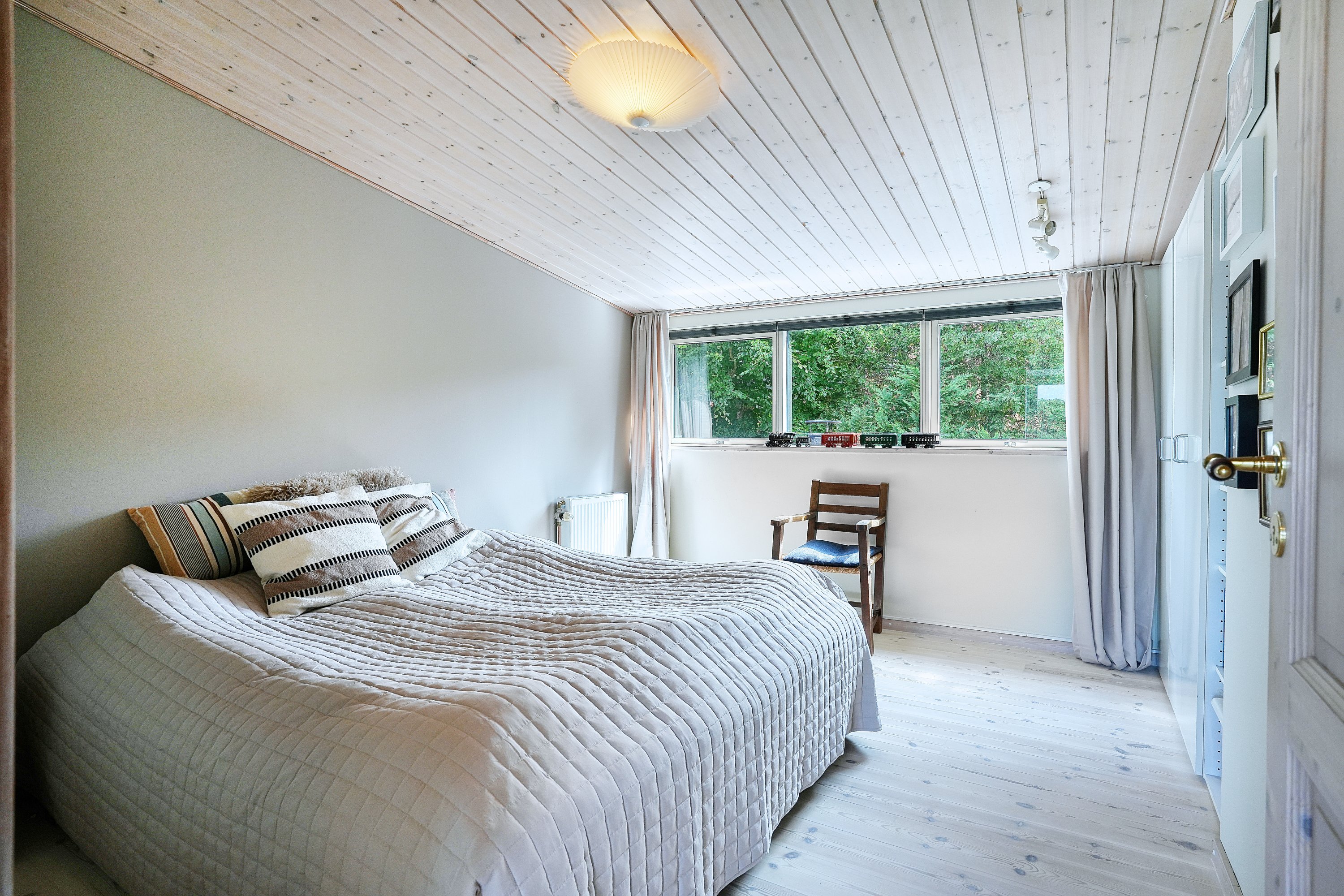 Fremhævet værelse billede i fuldskærmstilstand. Billede af Slotsvænget 30, 3480 Fredensborg