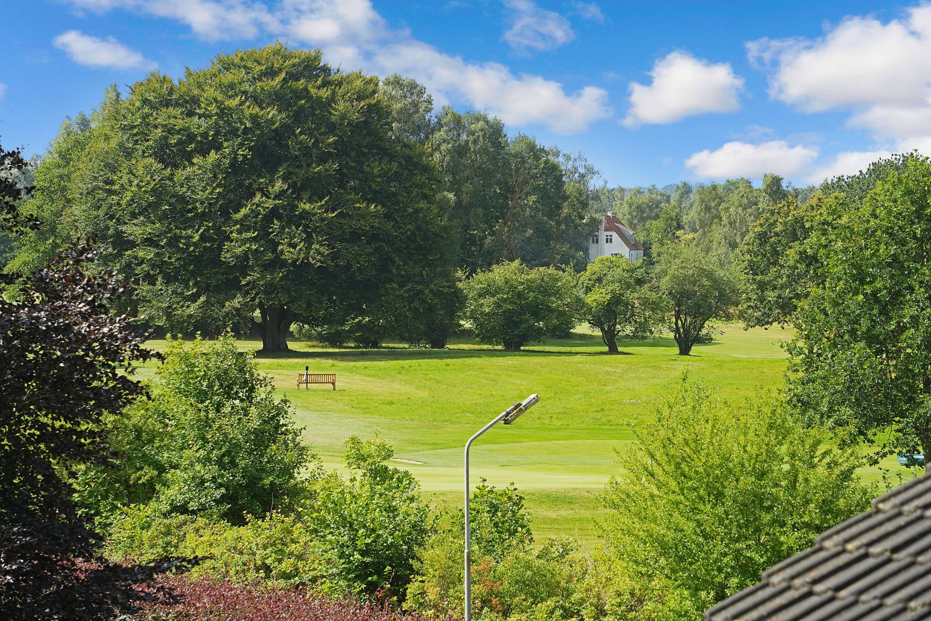 Fremhævet område billede i fuldskærmstilstand. Billede af Slotsvænget 30, 3480 Fredensborg