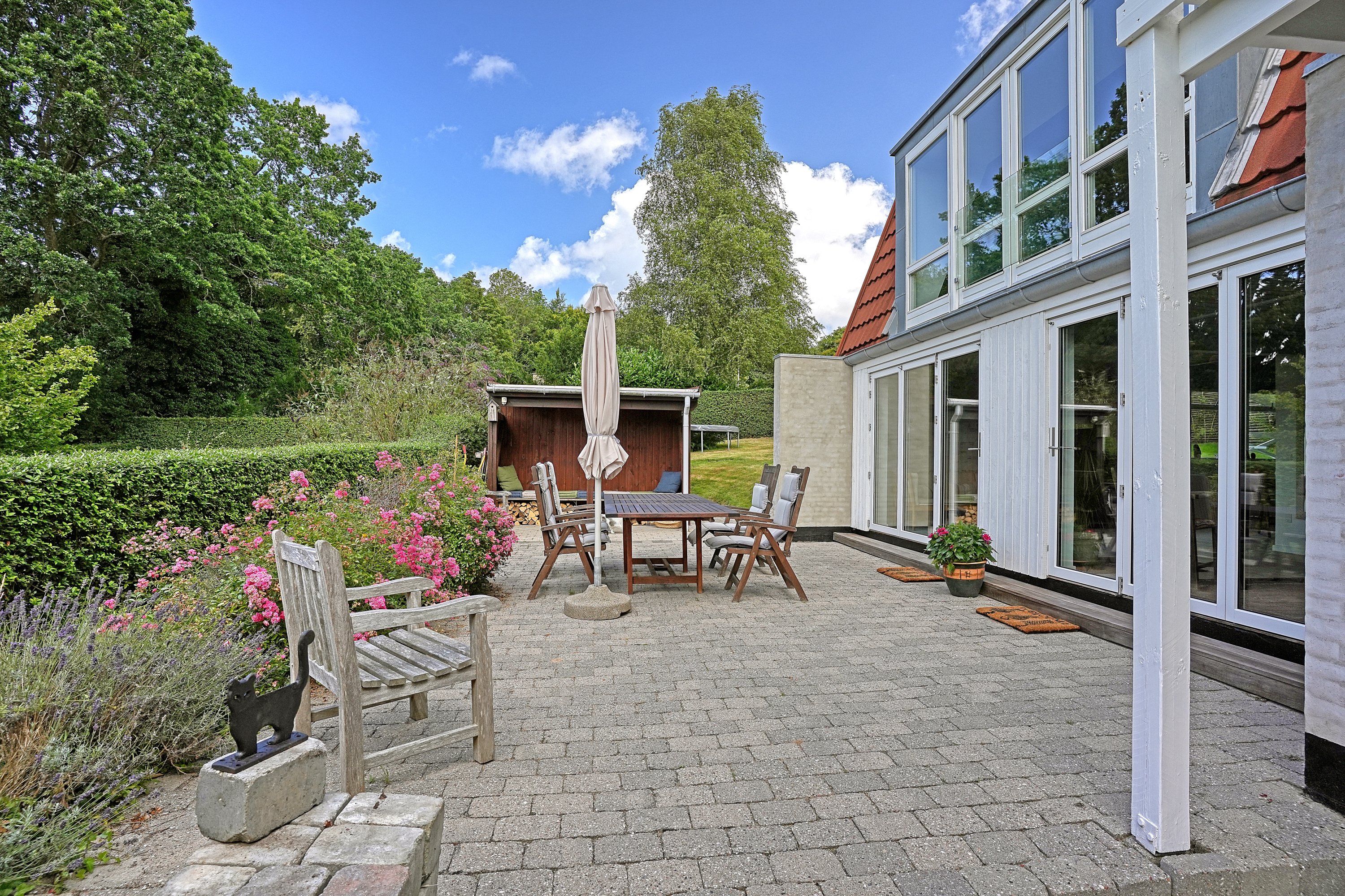 Fremhævet terrasse billede i fuldskærmstilstand. Billede af Slotsvænget 30, 3480 Fredensborg