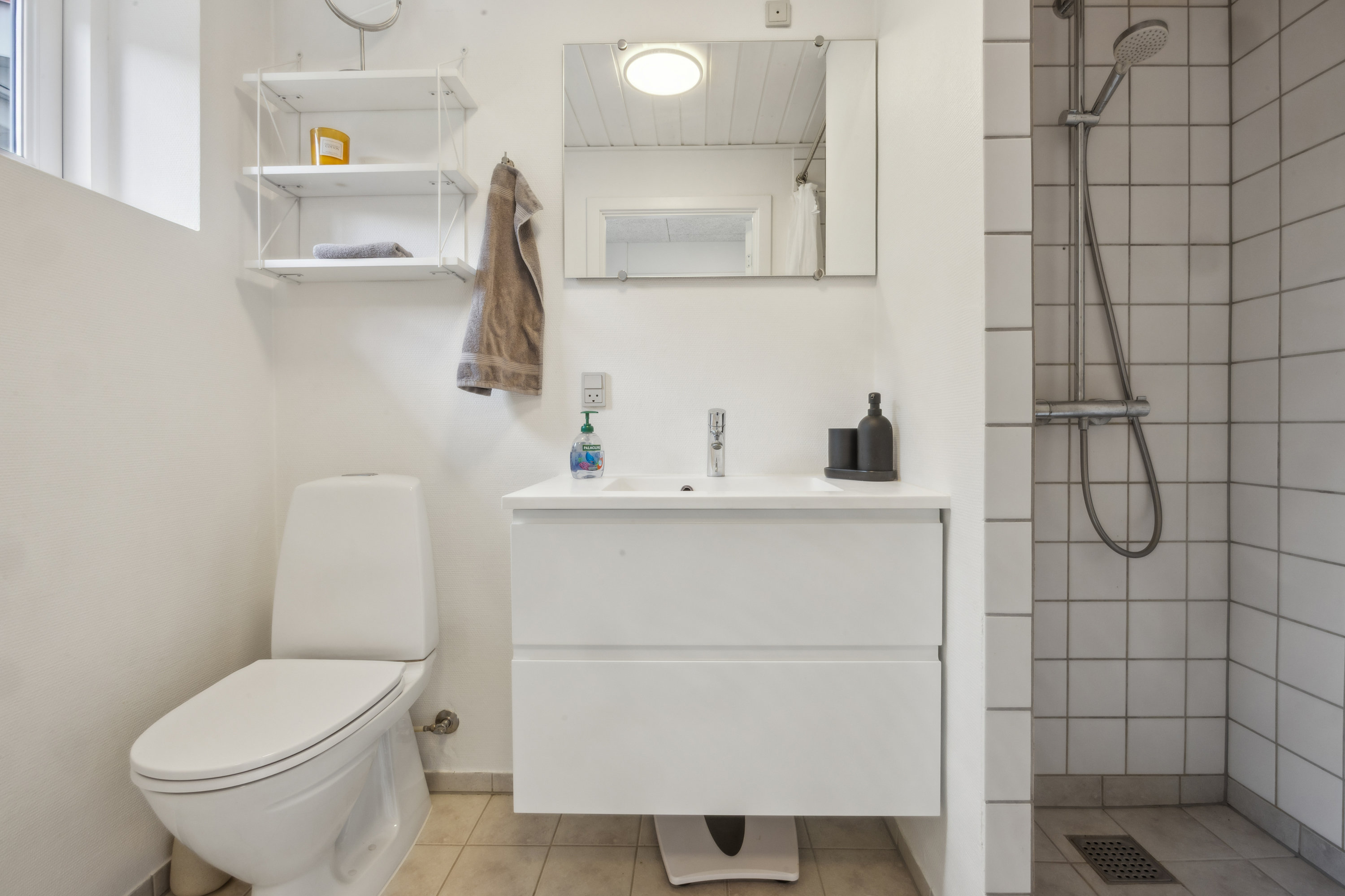 Fremhævet badeværelse billede i fuldskærmstilstand. Billede af Pumpestræde 12A, 9230 Svenstrup J