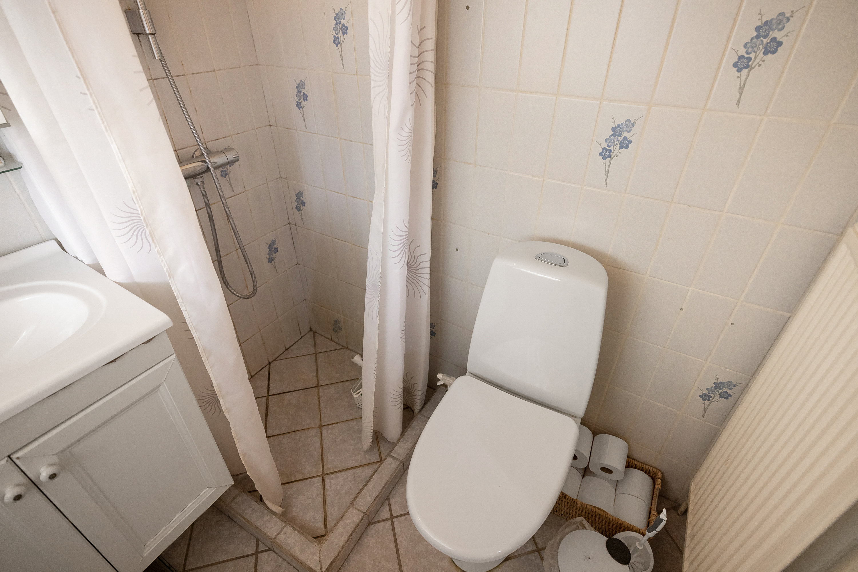 Fremhævet badeværelse billede i fuldskærmstilstand. Billede af Risdalsvej 17, 8260 Viby J