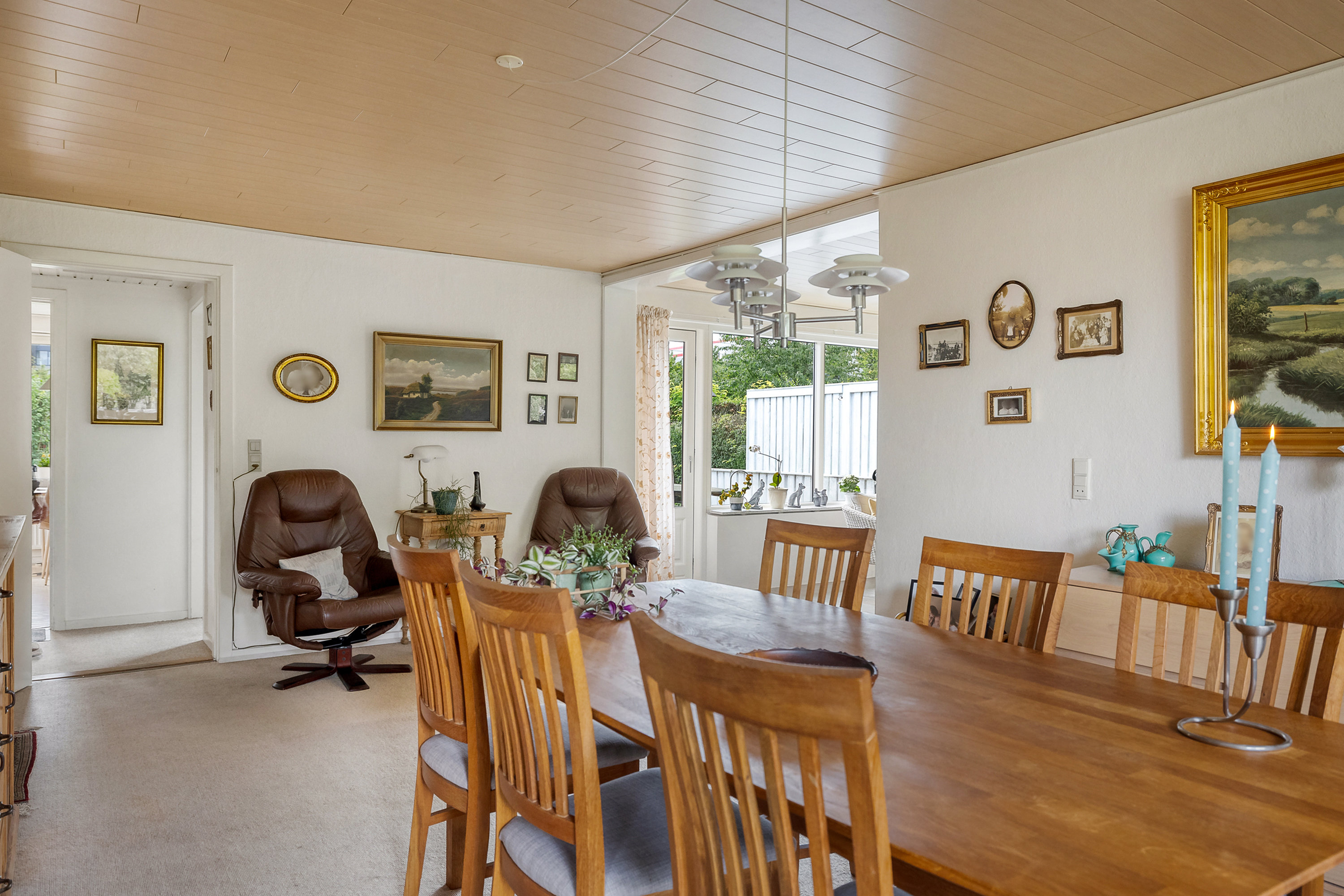 Fremhævet stue billede i fuldskærmstilstand. Billede af Risdalsvej 17, 8260 Viby J