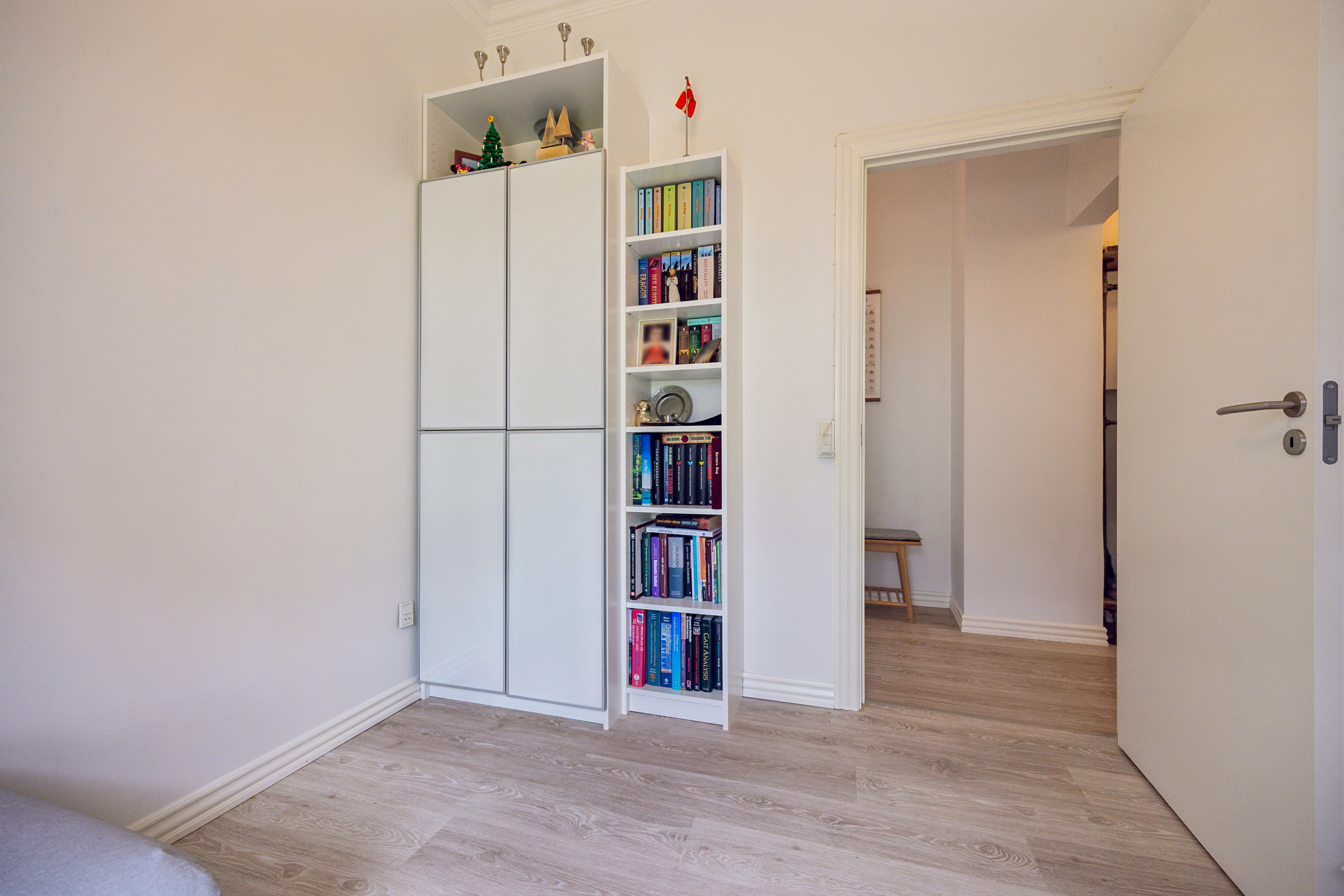 Fremhævet værelse billede i fuldskærmstilstand. Billede af Gugvej 125A, st.., Gug, 9210 Aalborg SØ