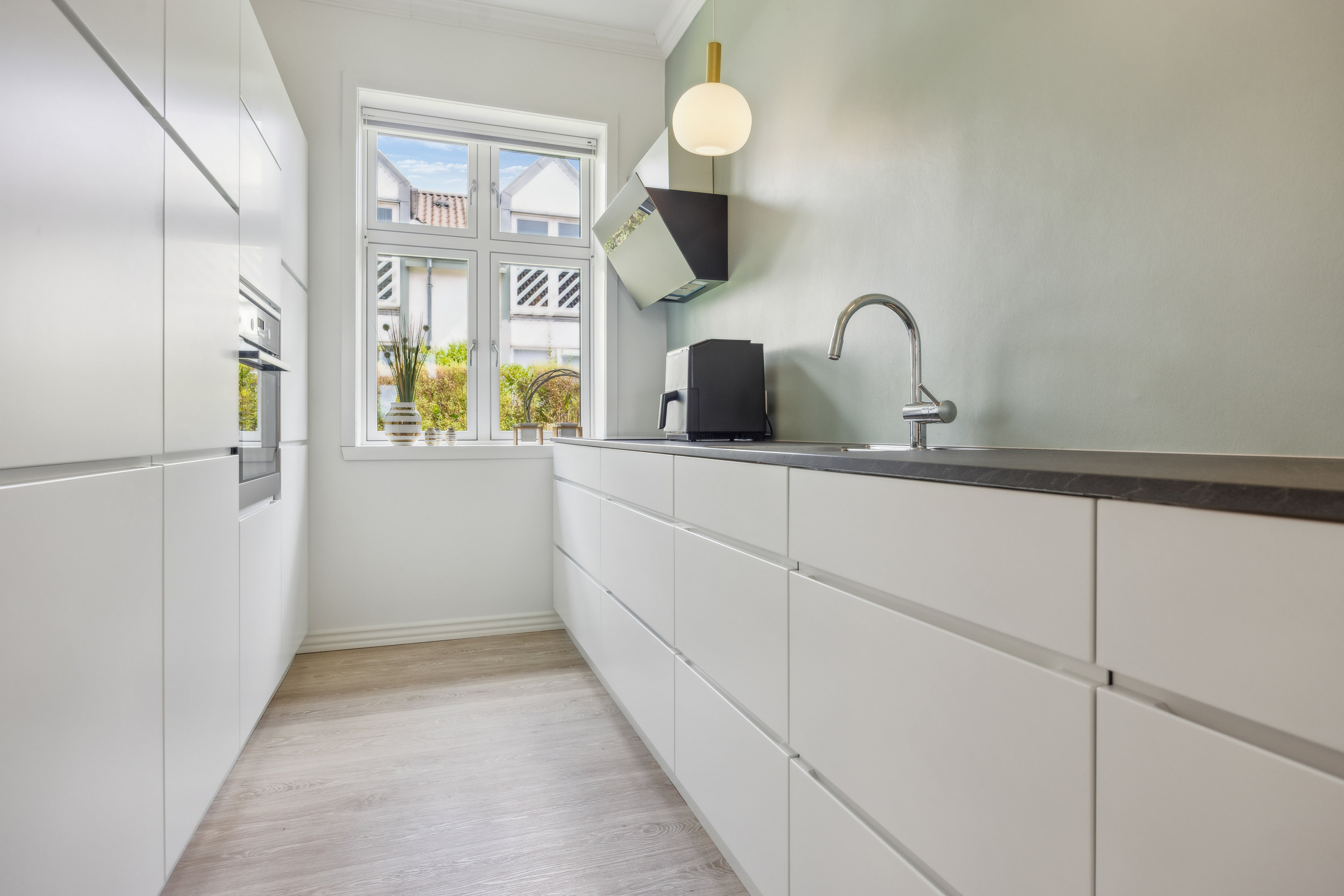 Fremhævet køkken billede i fuldskærmstilstand. Billede af Gugvej 125A, st.., Gug, 9210 Aalborg SØ