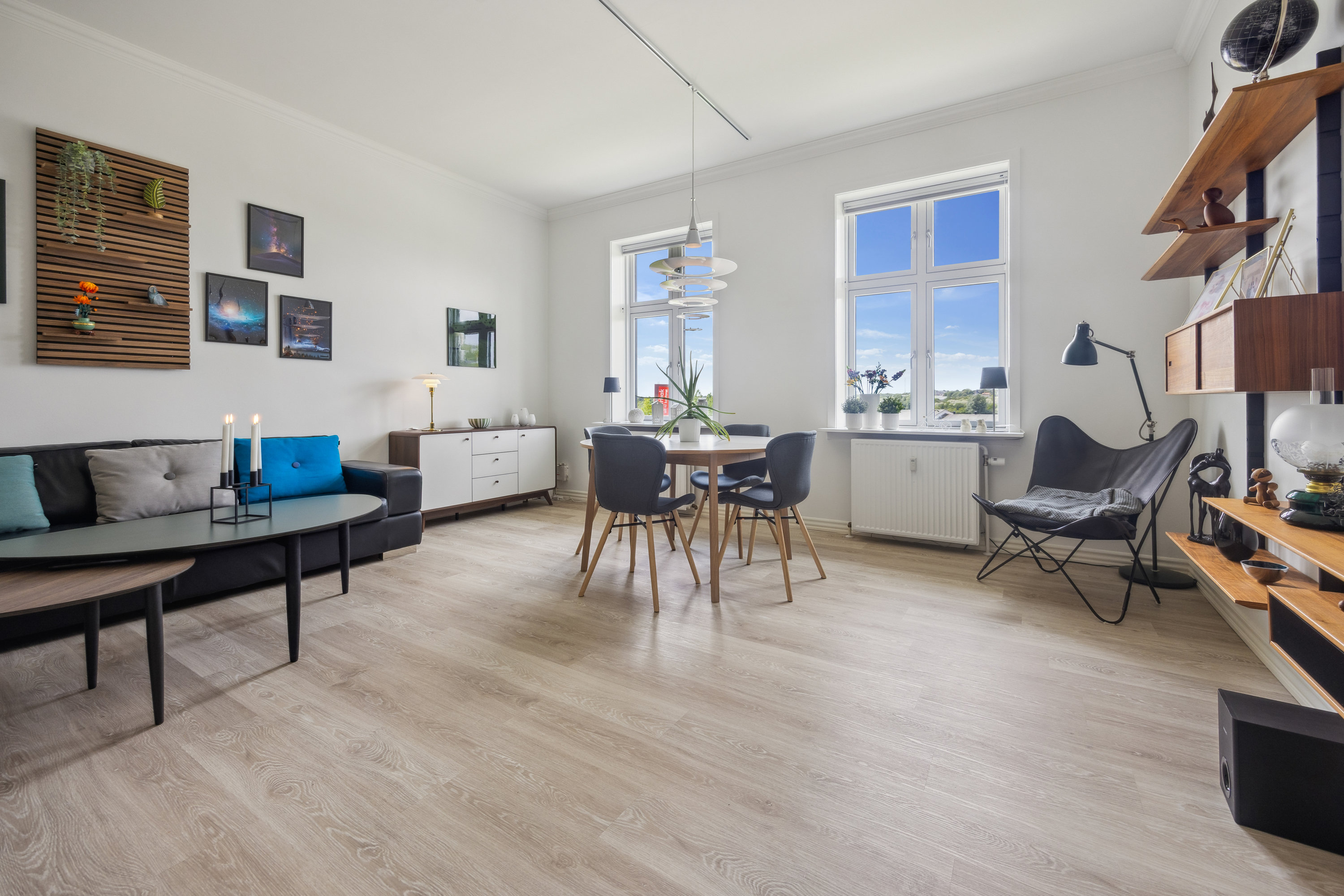 Fremhævet stue billede i fuldskærmstilstand. Billede af Gugvej 125A, st.., Gug, 9210 Aalborg SØ