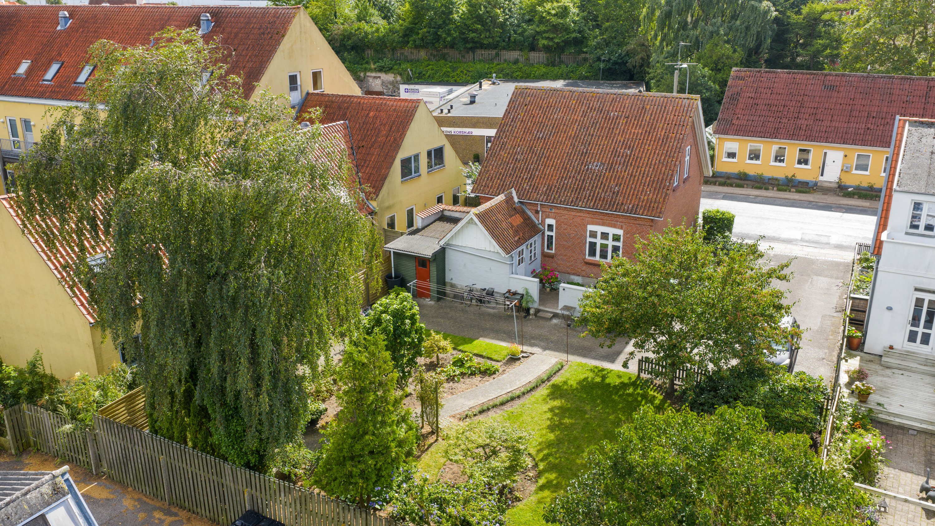 Fremhævet facade billede i fuldskærmstilstand. Billede af Odensevej 2, 5600 Faaborg