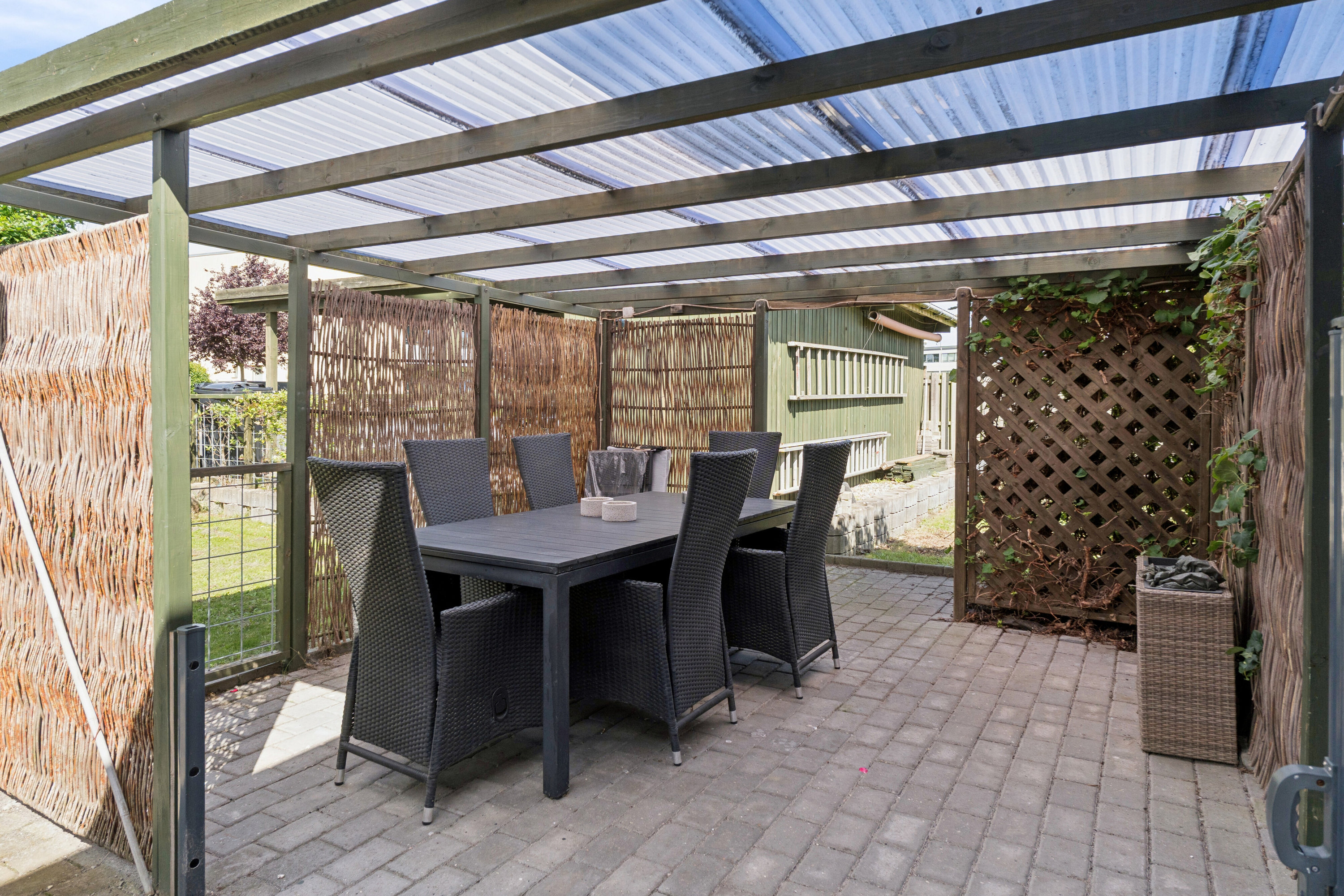 Fremhævet overdækket terrasse billede i fuldskærmstilstand. Billede af Christianslundsvej 35, 5800 Nyborg