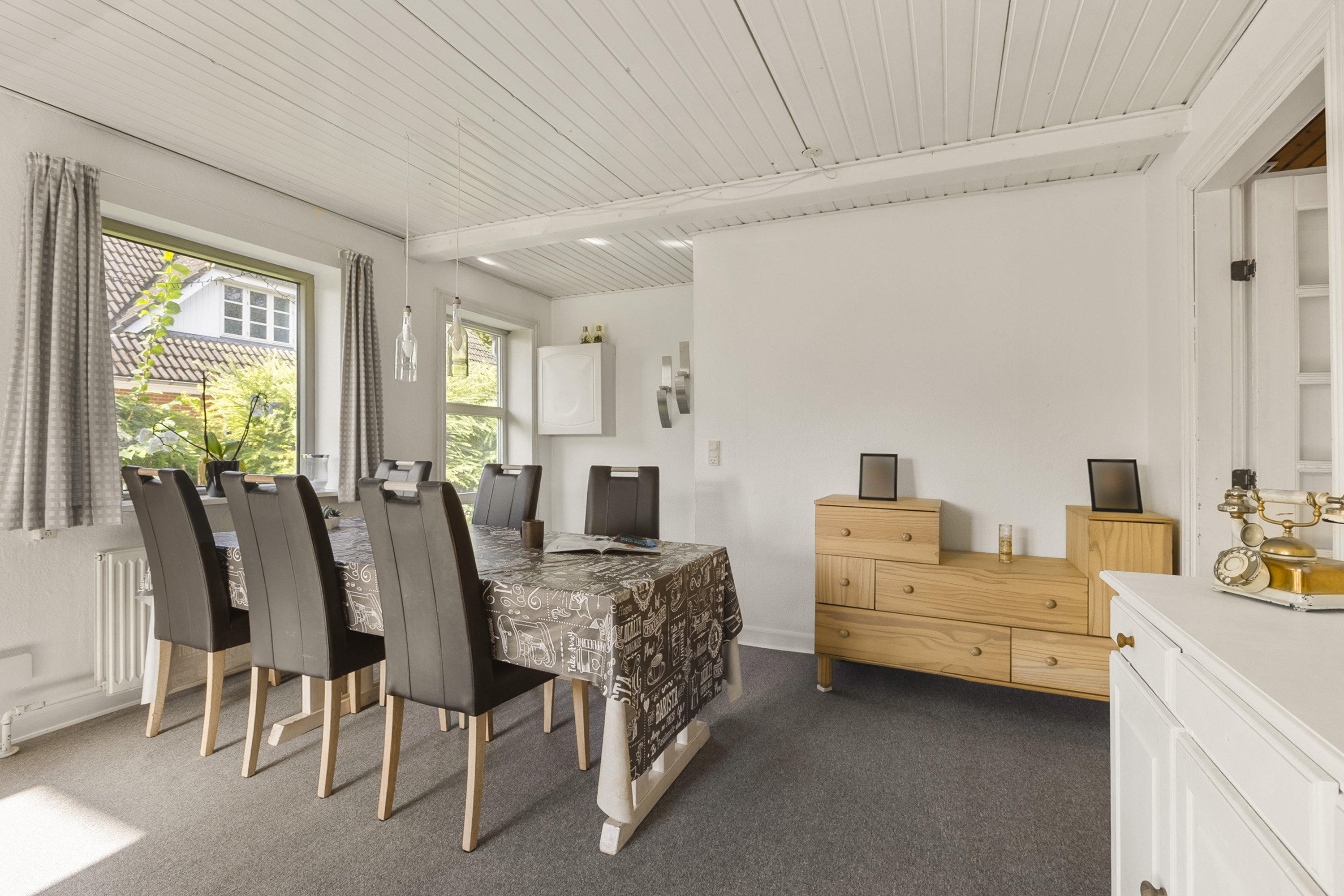Fremhævet spisestue billede i fuldskærmstilstand. Billede af Vestertoft 10, Genner, 6230 Rødekro