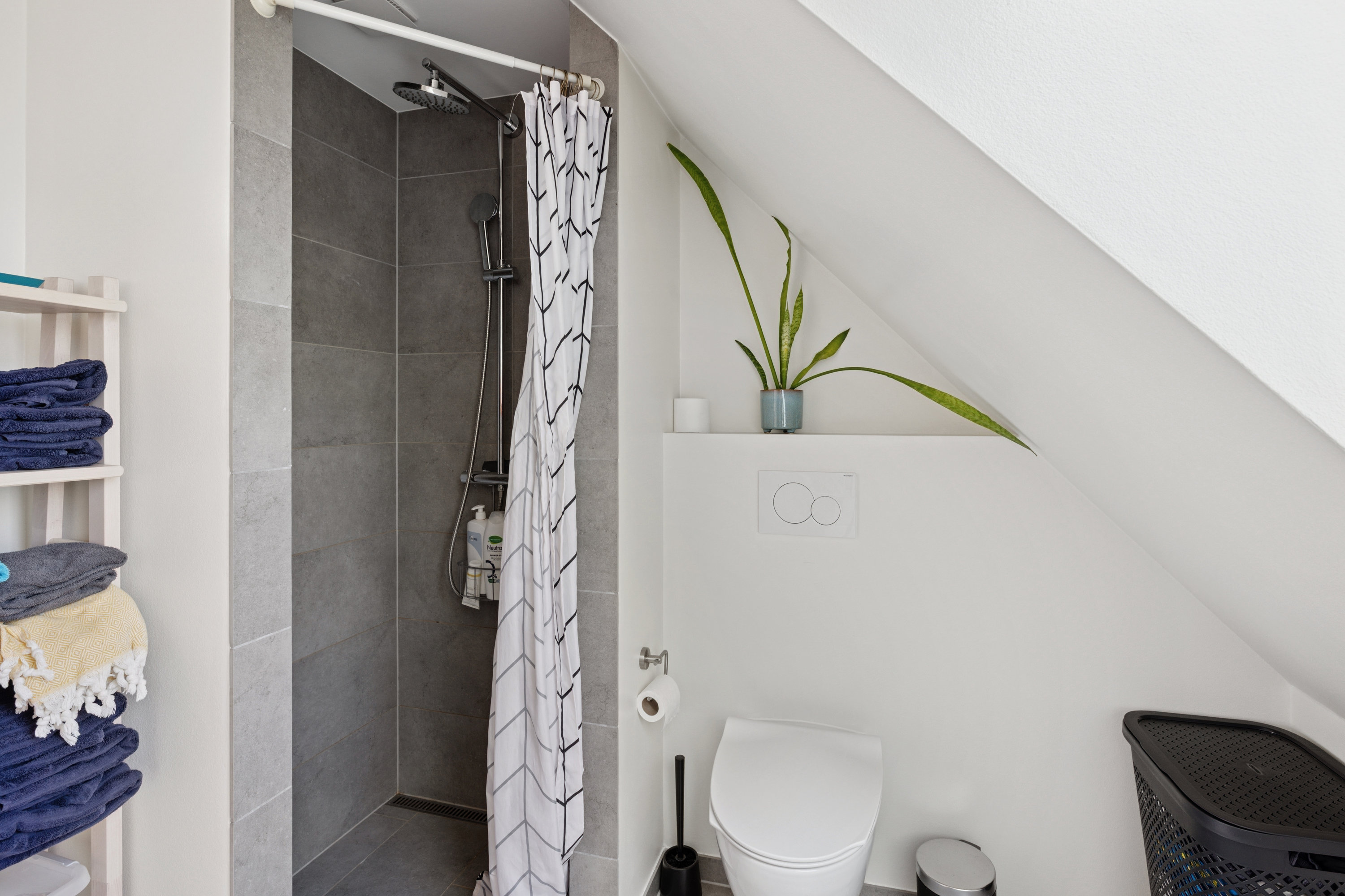 Fremhævet badeværelse billede i fuldskærmstilstand. Billede af Teglmarken 131, 8800 Viborg