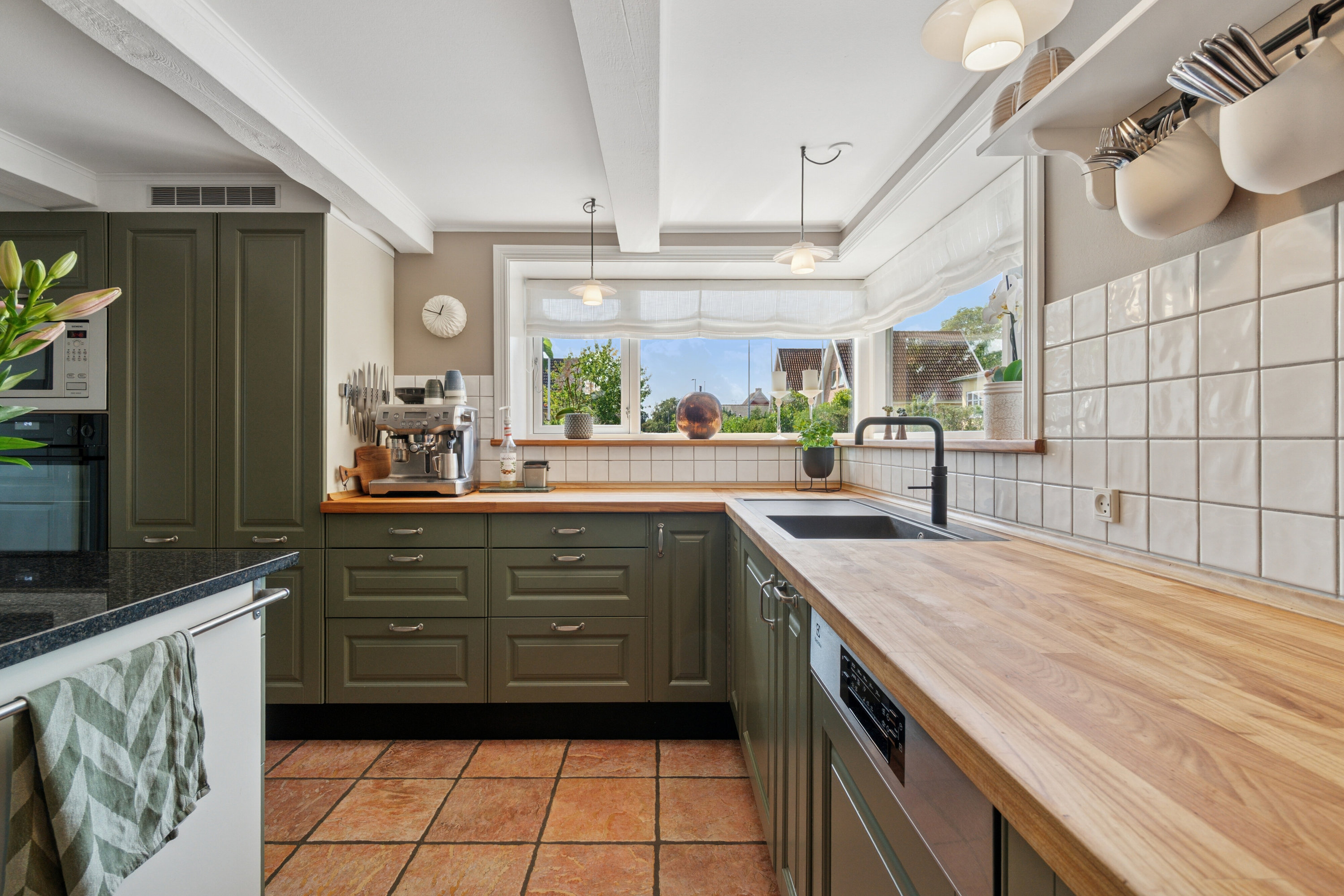 Fremhævet køkken billede i fuldskærmstilstand. Billede af Nordskovvej 5, Rønne, 3700 Rønne