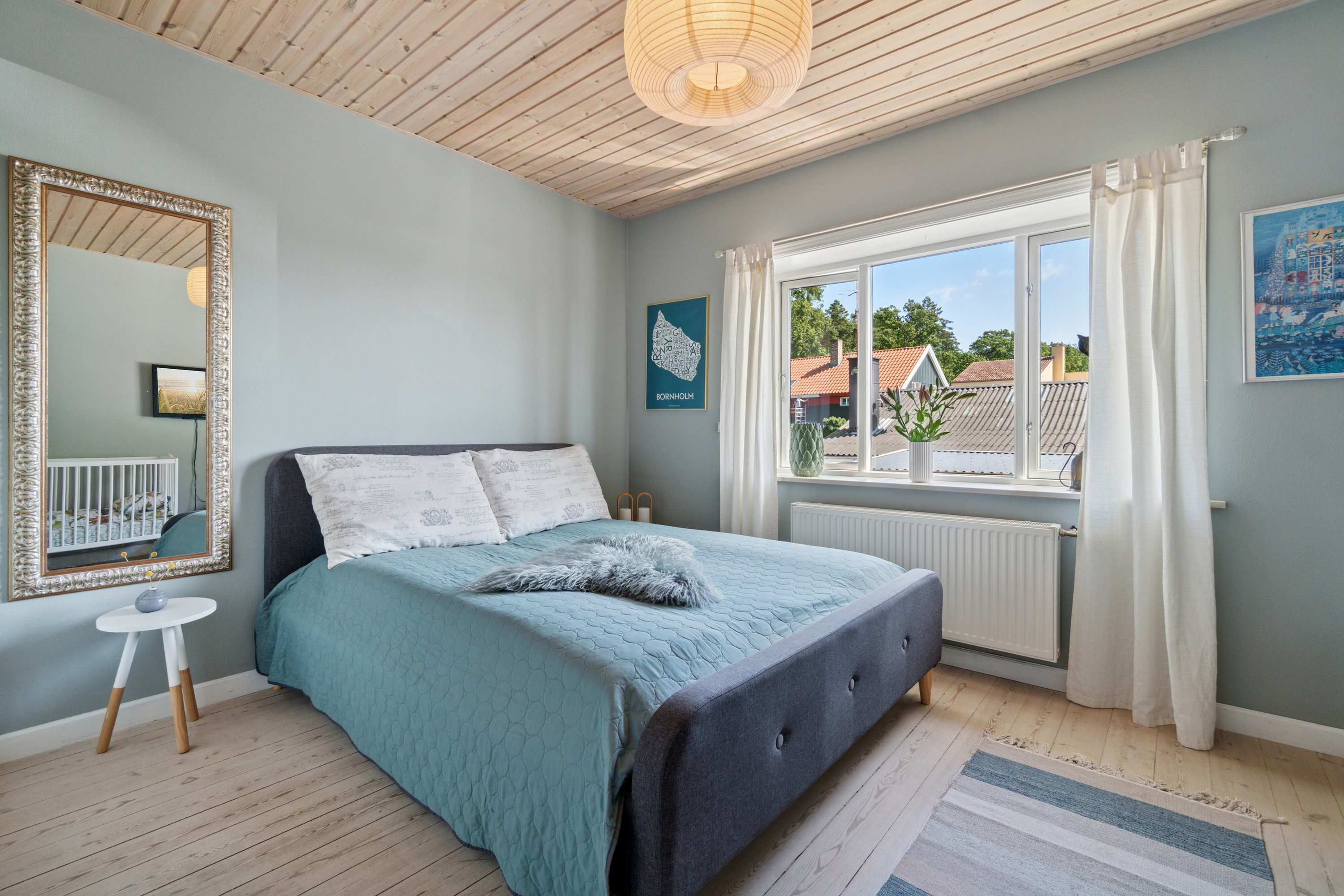 Fremhævet soveværelse billede i fuldskærmstilstand. Billede af Nordskovvej 5, Rønne, 3700 Rønne