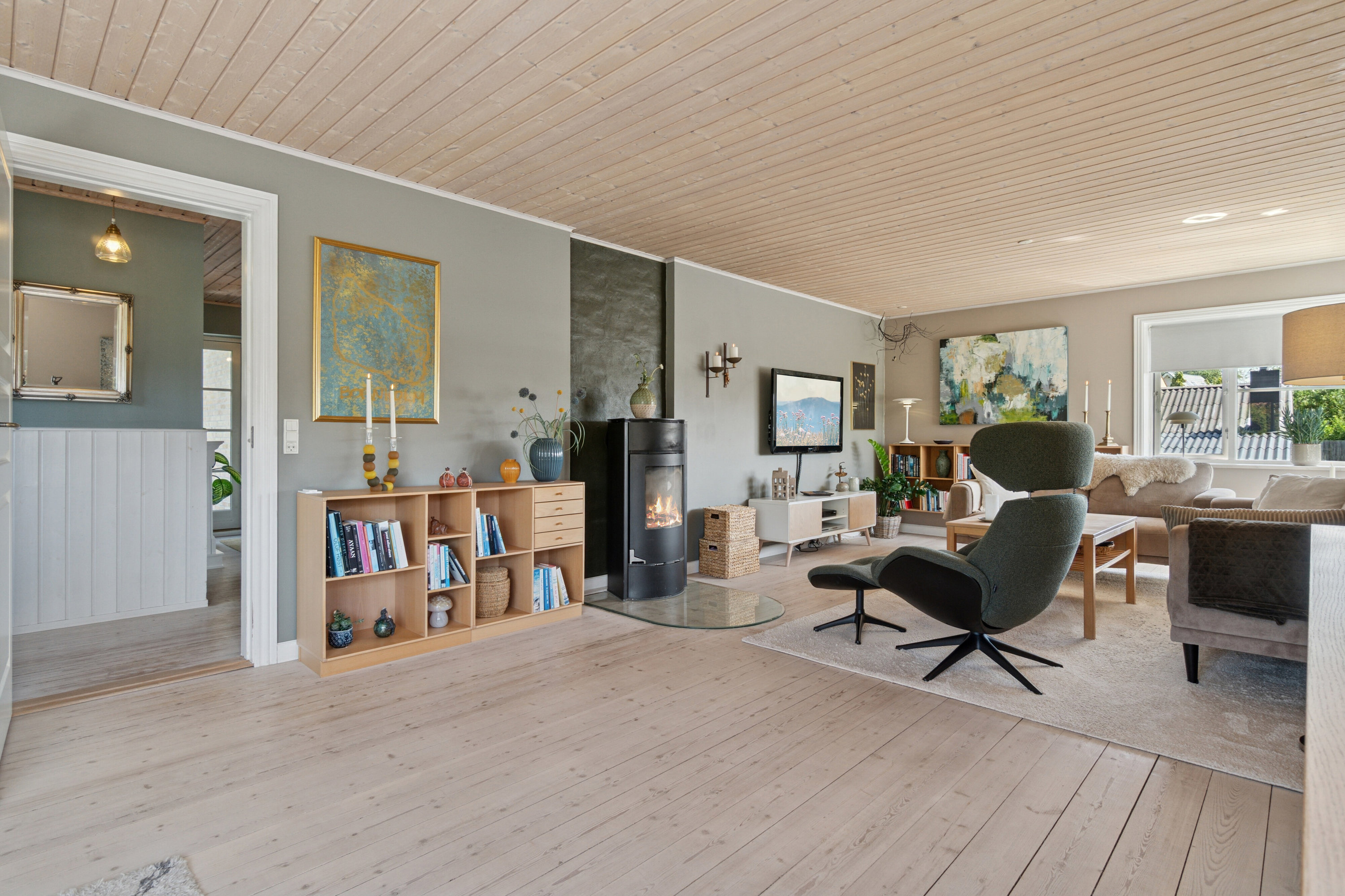 Fremhævet stue billede i fuldskærmstilstand. Billede af Nordskovvej 5, Rønne, 3700 Rønne