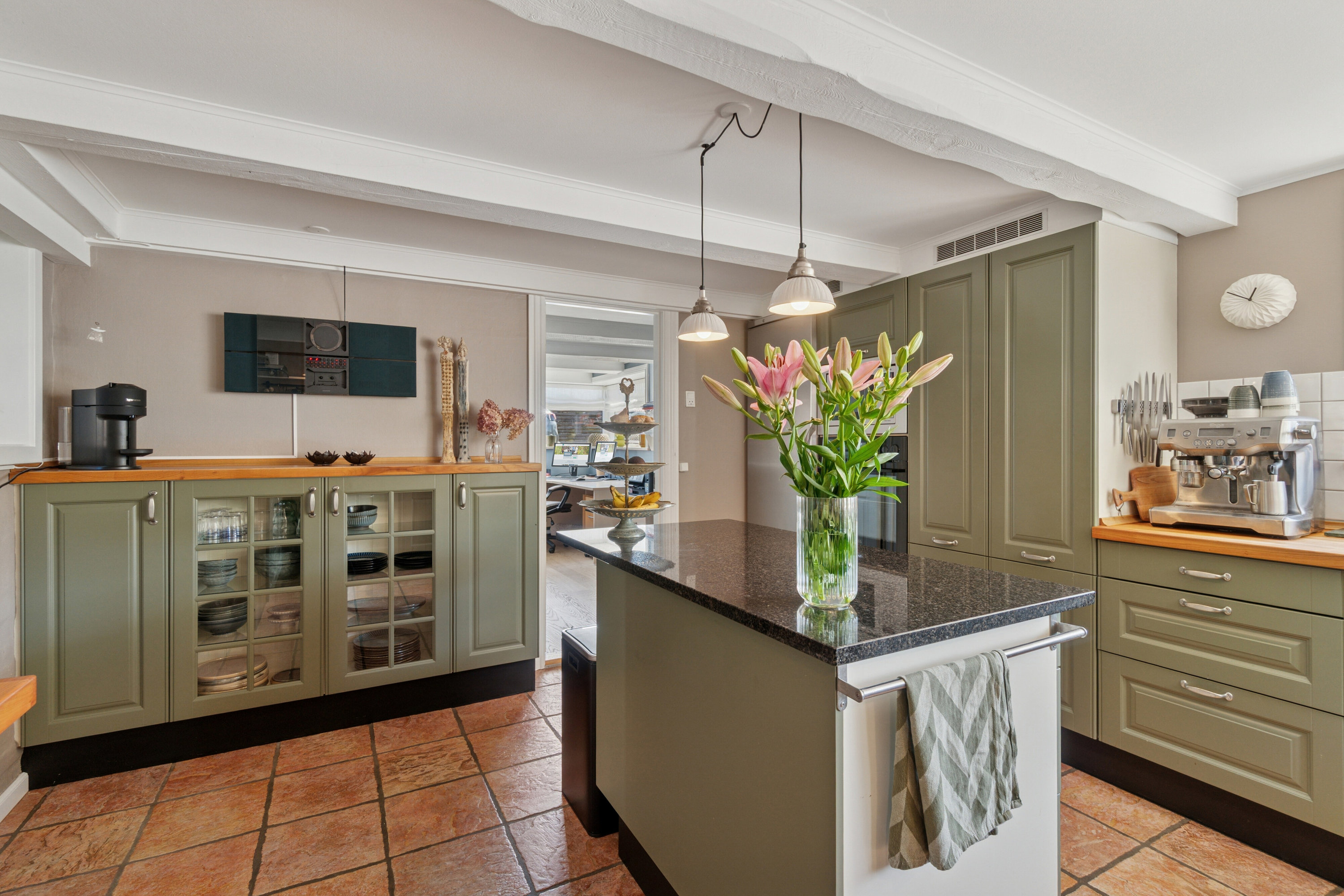 Fremhævet køkken billede i fuldskærmstilstand. Billede af Nordskovvej 5, Rønne, 3700 Rønne