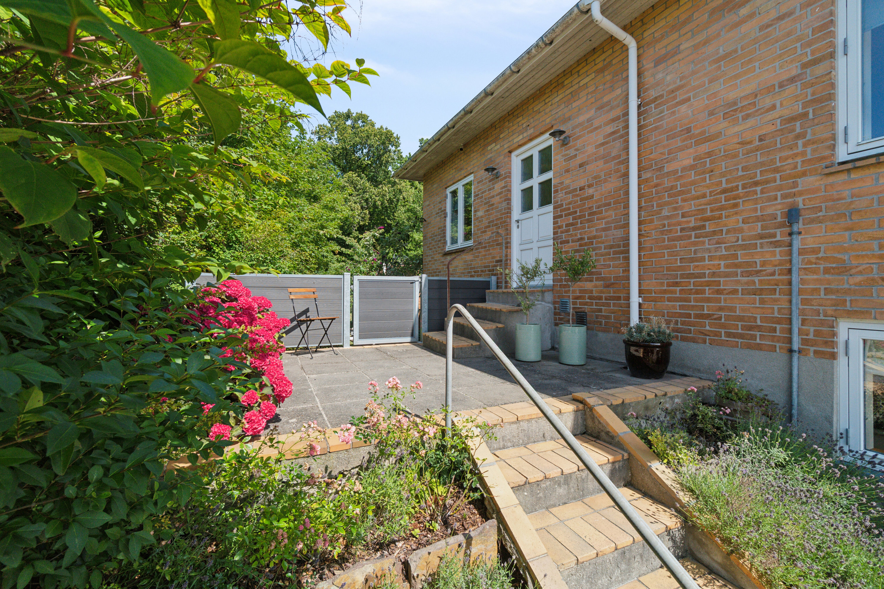 Fremhævet udendørs billede i fuldskærmstilstand. Billede af Nordskovvej 5, Rønne, 3700 Rønne