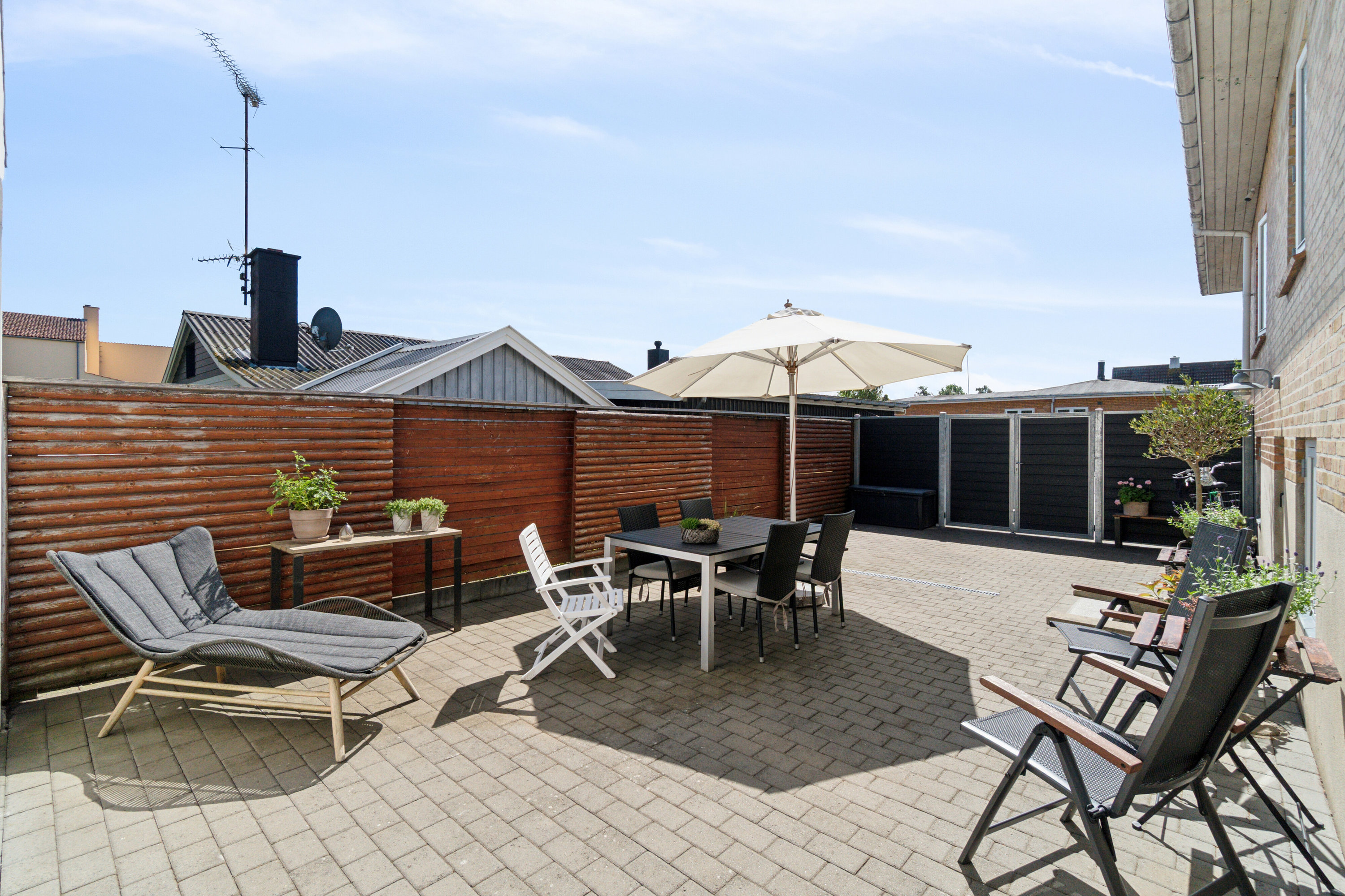 Fremhævet terrasse billede i fuldskærmstilstand. Billede af Nordskovvej 5, Rønne, 3700 Rønne