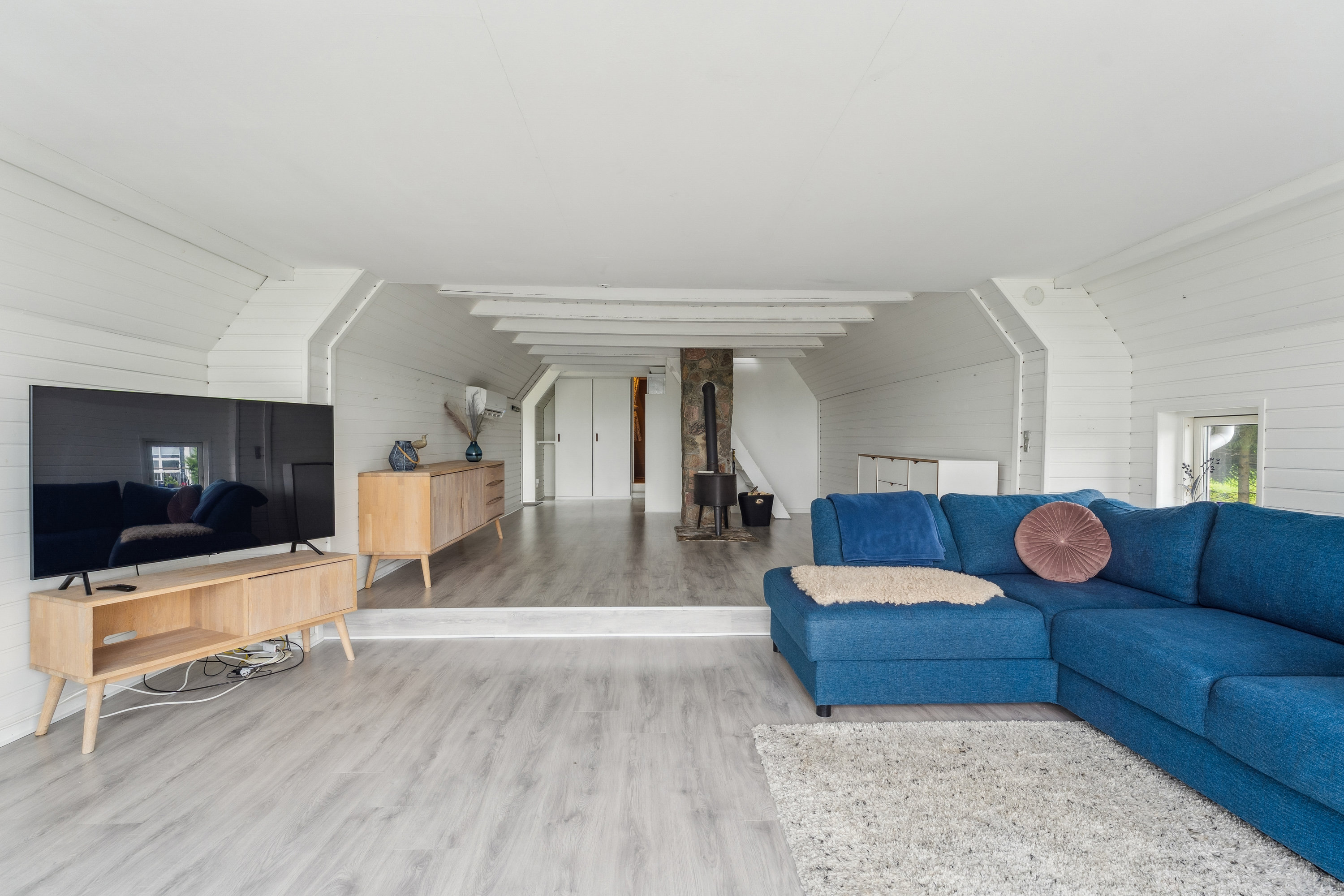 Fremhævet stue billede i fuldskærmstilstand. Billede af Rylevej 4, Hjarbæk, 8831 Løgstrup