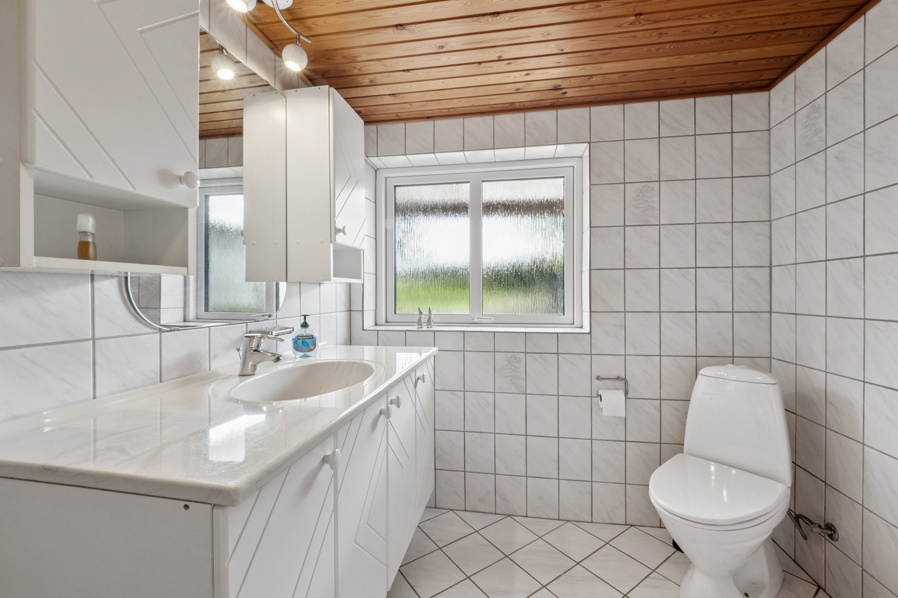 Fremhævet badeværelse billede i fuldskærmstilstand. Billede af Virksundvej 79, 8831 Løgstrup