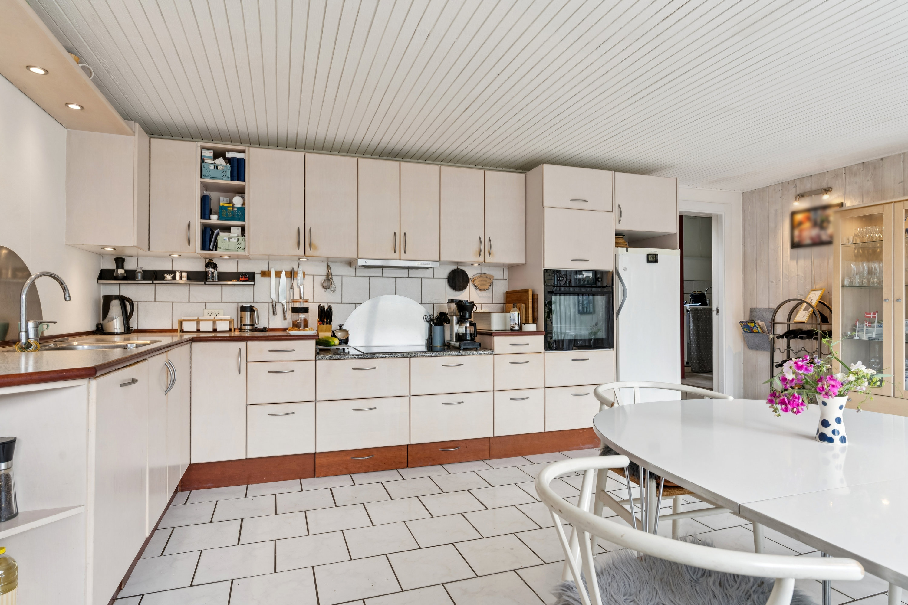 Fremhævet køkken billede i fuldskærmstilstand. Billede af Køllegårdsvej 36, 2730 Herlev