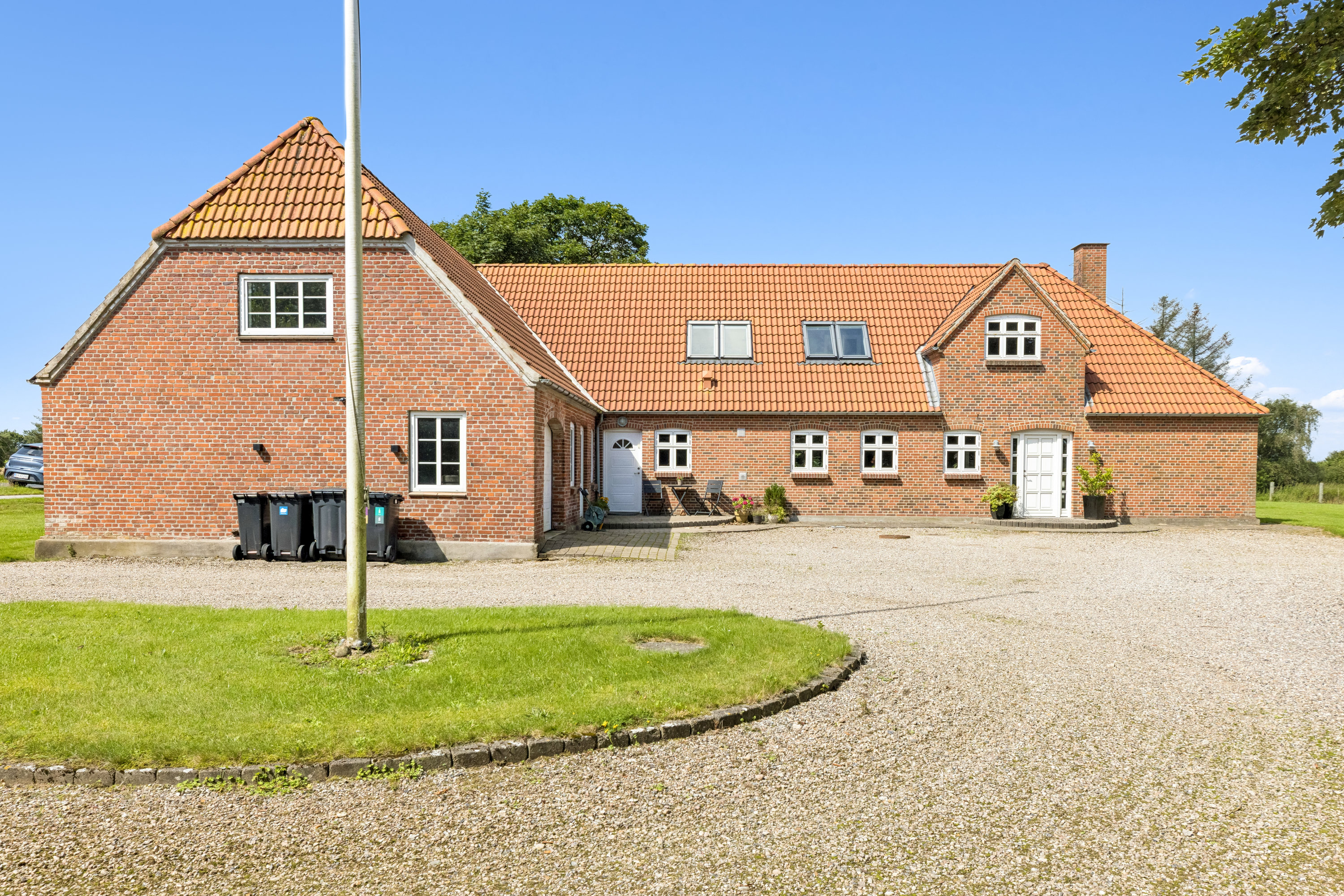 Miniaturebillede 1: ejendom 1. Billede af Haderslevvej 91, 6760 Ribe