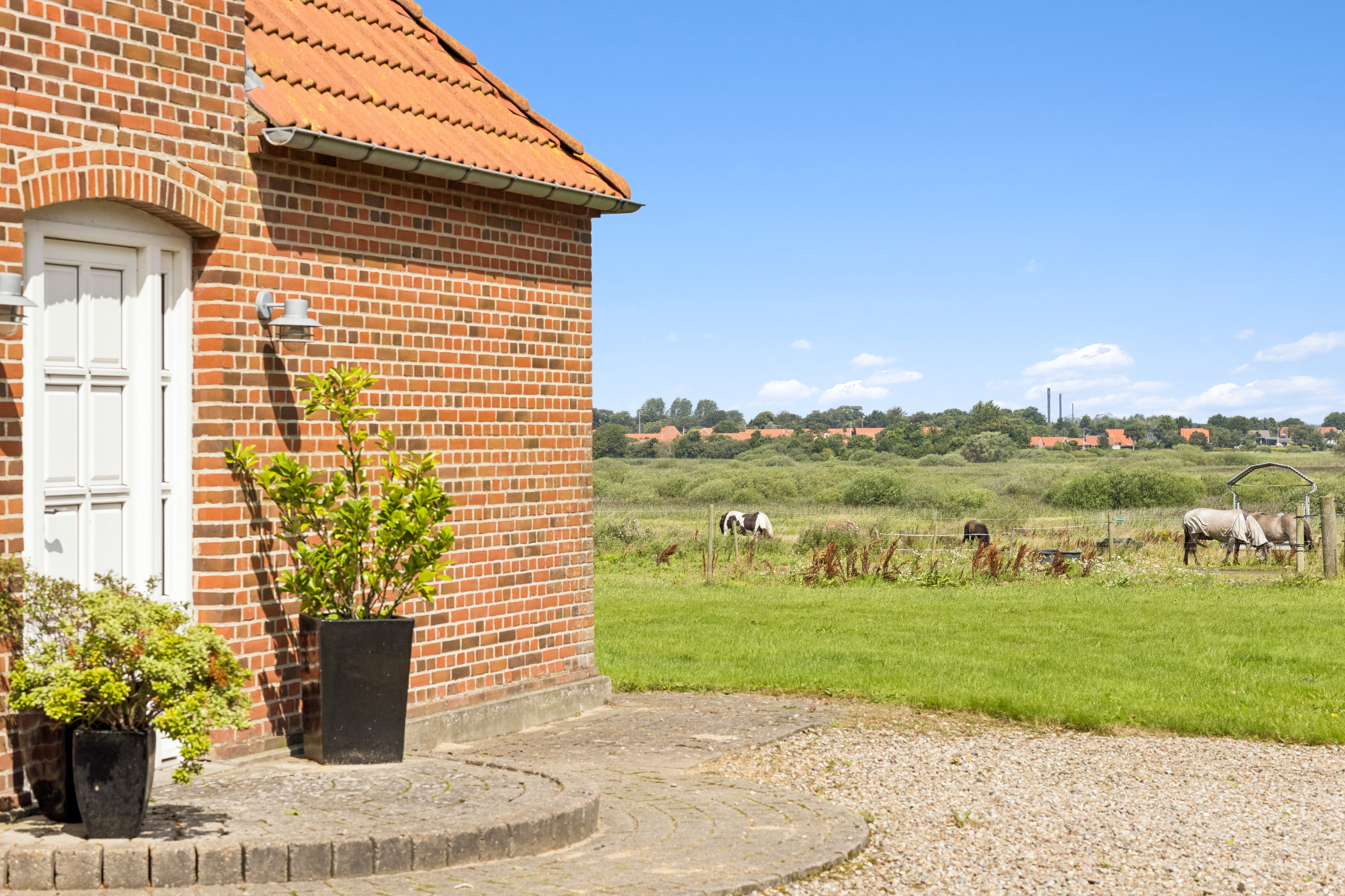 Fremhævet ejendom 1 billede i fuldskærmstilstand. Billede af Haderslevvej 91, 6760 Ribe