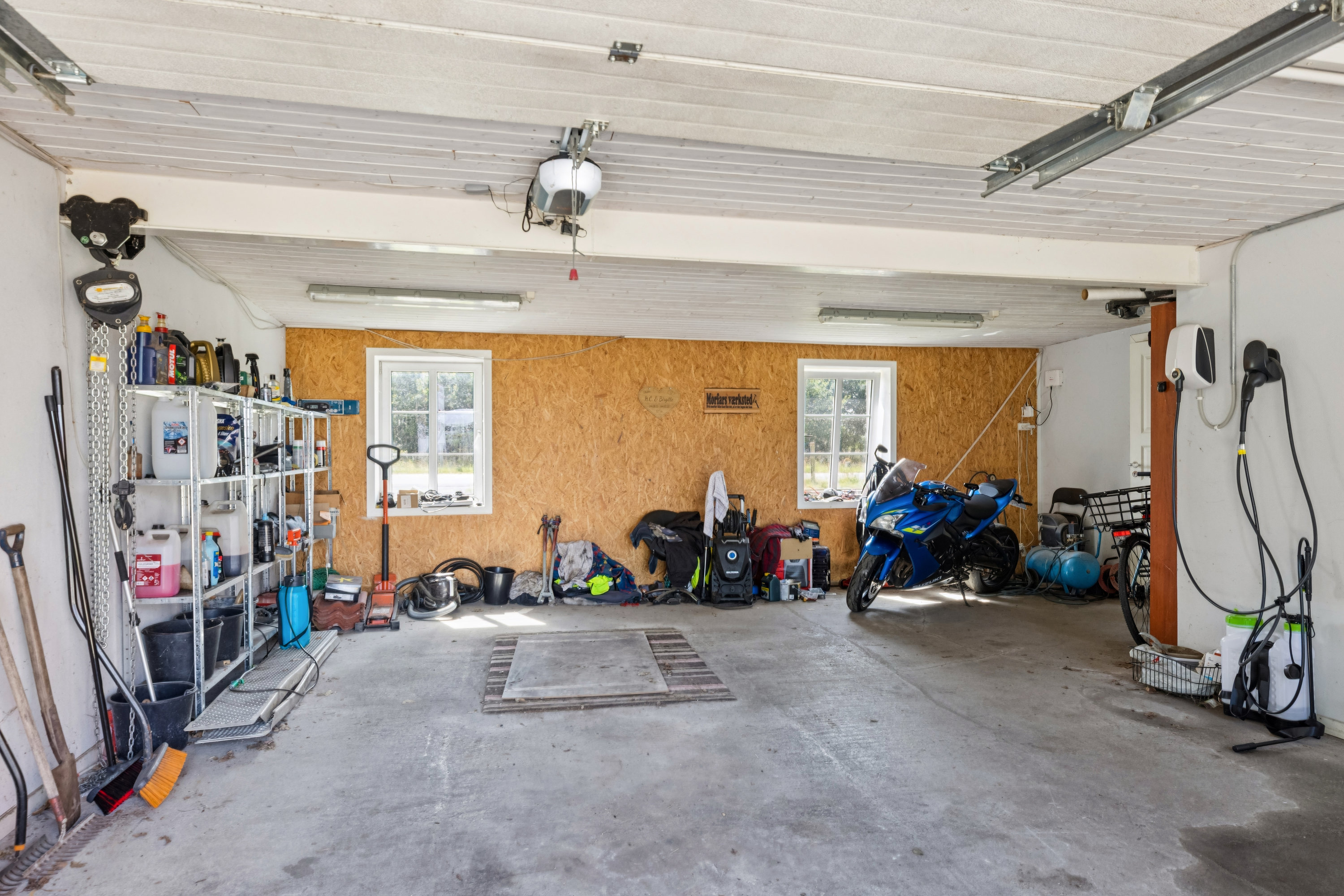 Fremhævet garage billede i fuldskærmstilstand. Billede af Haderslevvej 91, 6760 Ribe