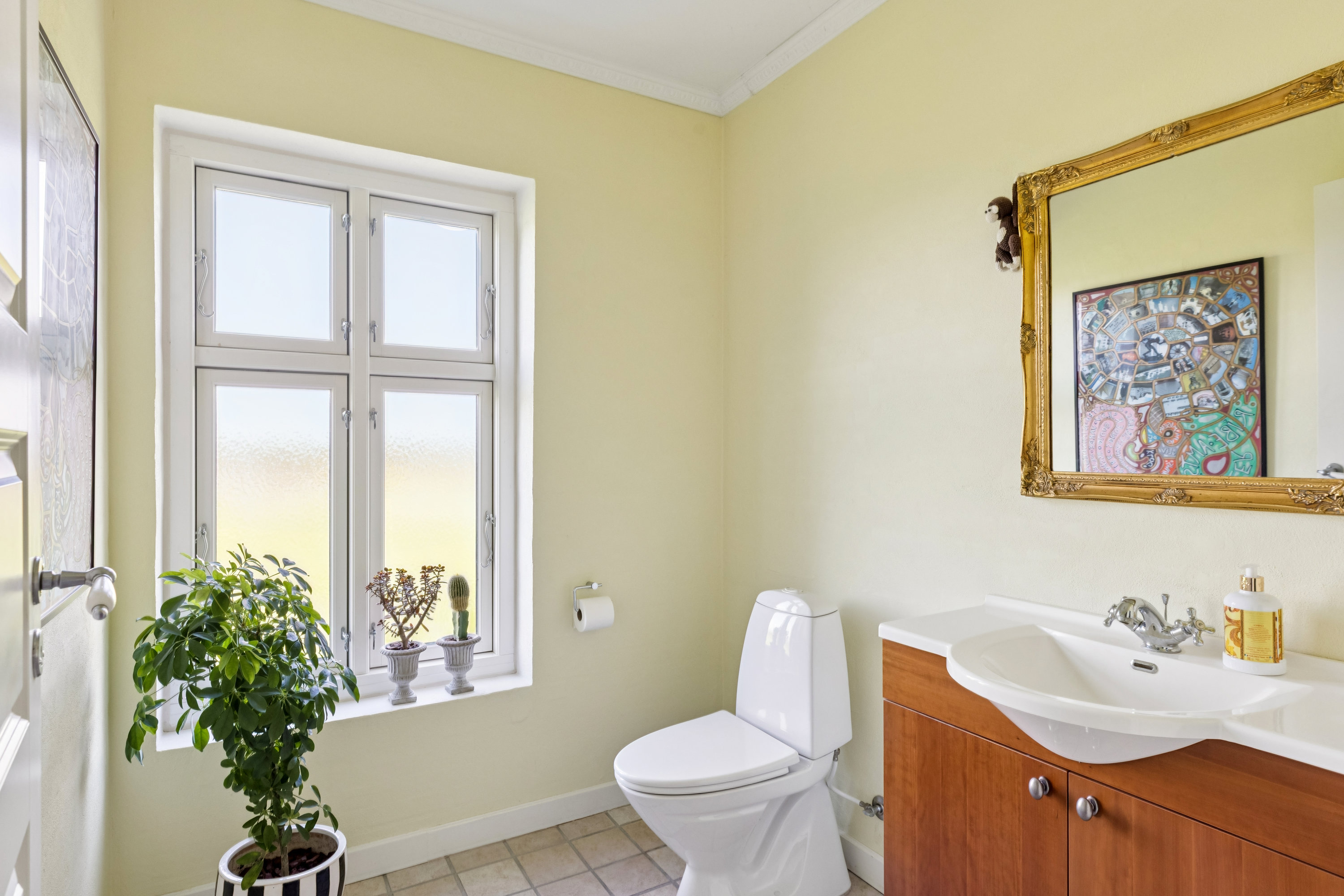 Fremhævet badeværelse billede i fuldskærmstilstand. Billede af Haderslevvej 91, 6760 Ribe